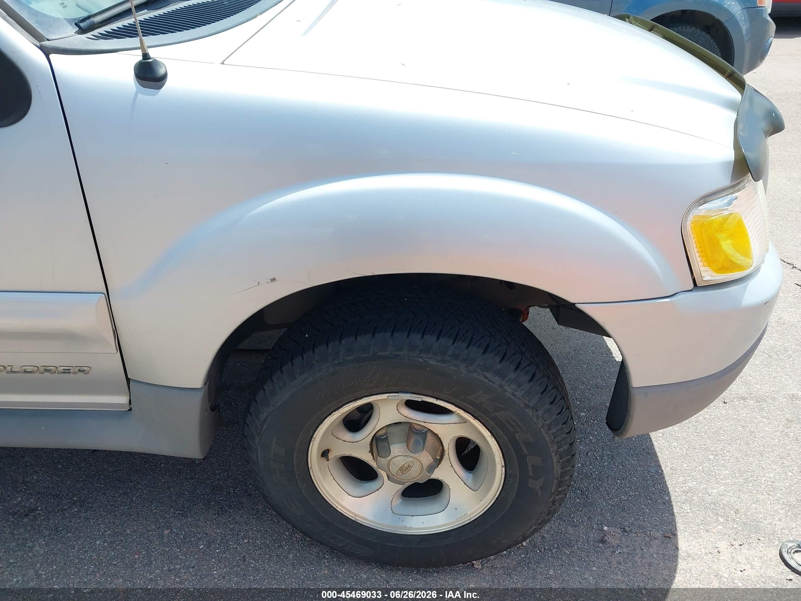 2001 Ford Explorer Sport Trac Silver vin: 1FMZU77E71UC78390