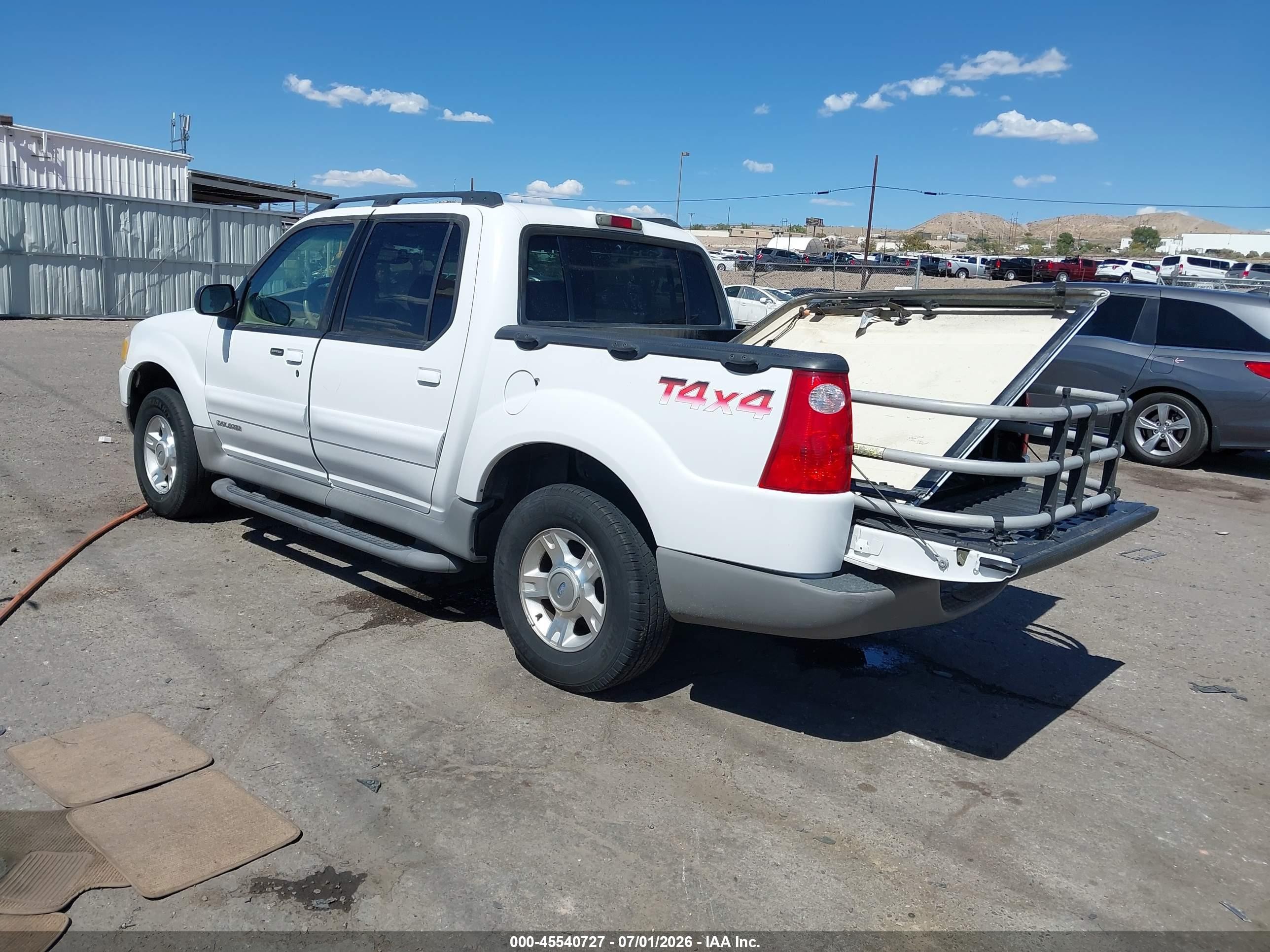2002 Ford Explorer Sport Trac   White vin: 1FMZU77E72UD40906