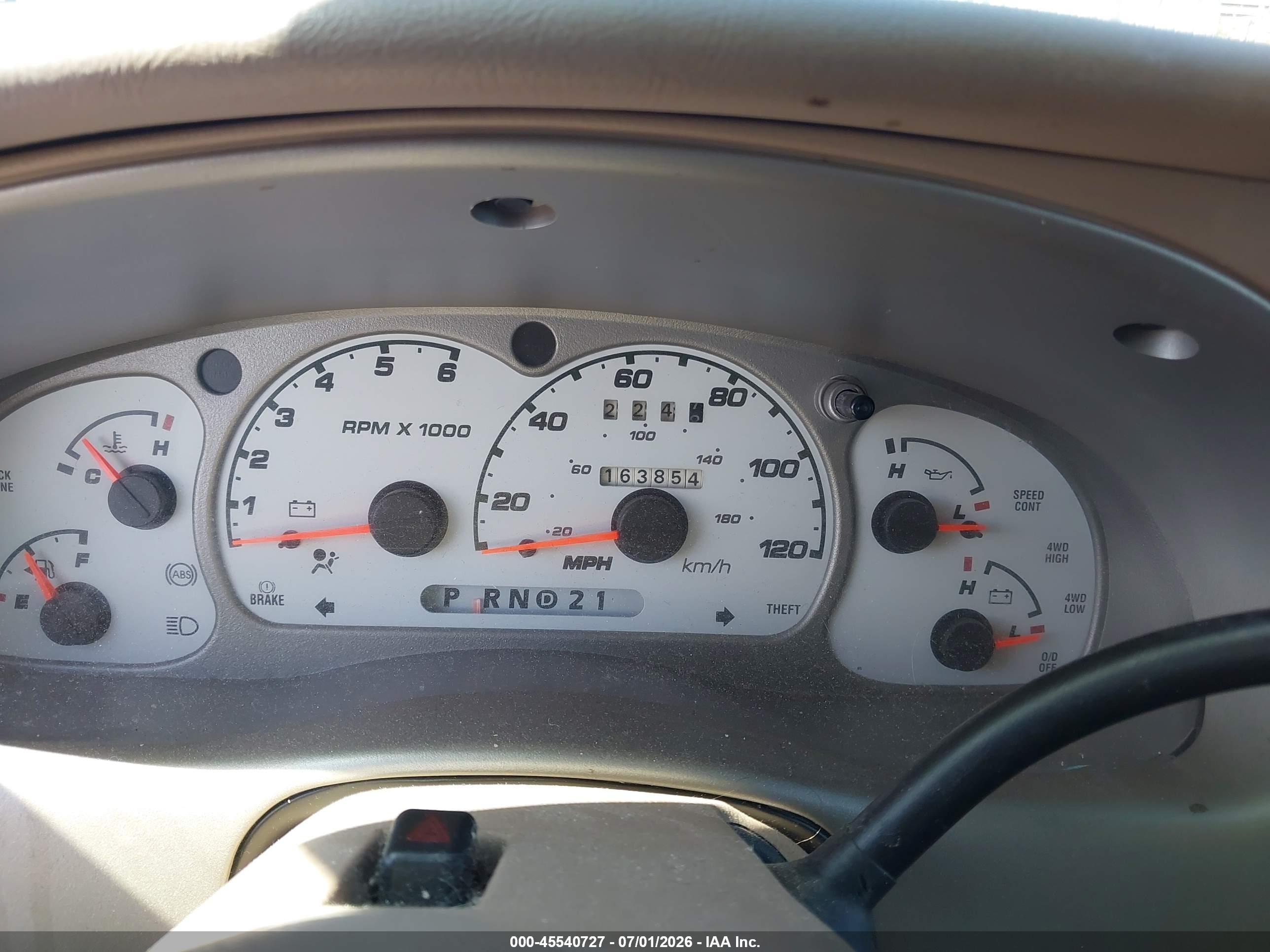 2002 Ford Explorer Sport Trac   White vin: 1FMZU77E72UD40906