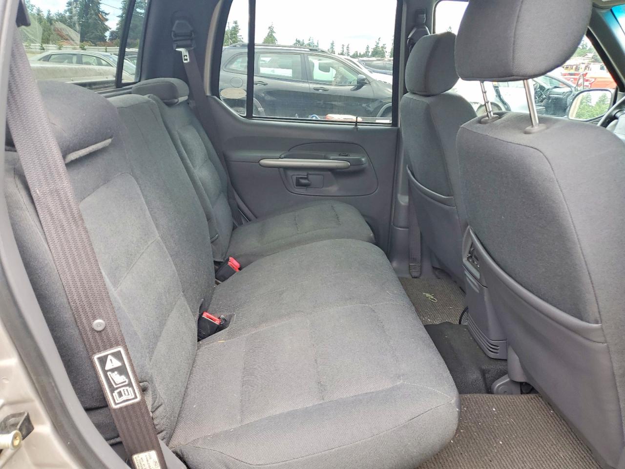 2002 Ford Explorer Sport Trac Silver vin: 1FMZU77E72UD53493