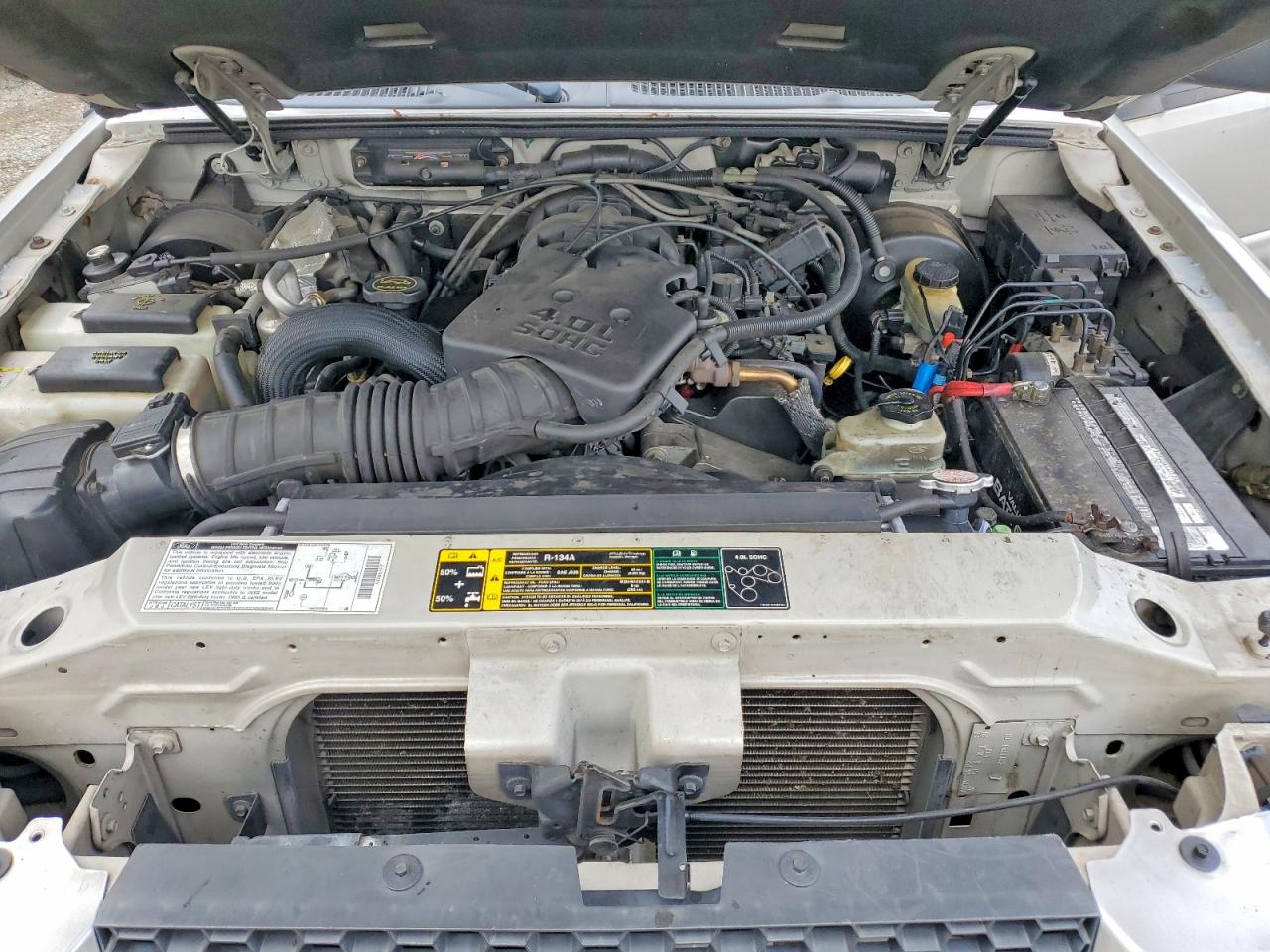 2002 Ford Explorer Sport Trac Silver vin: 1FMZU77E72UD53493