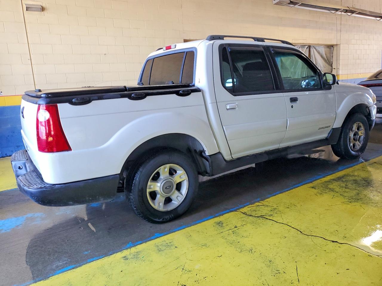 2001 Ford Explorer Sport Trac White vin: 1FMZU77E81UB57237