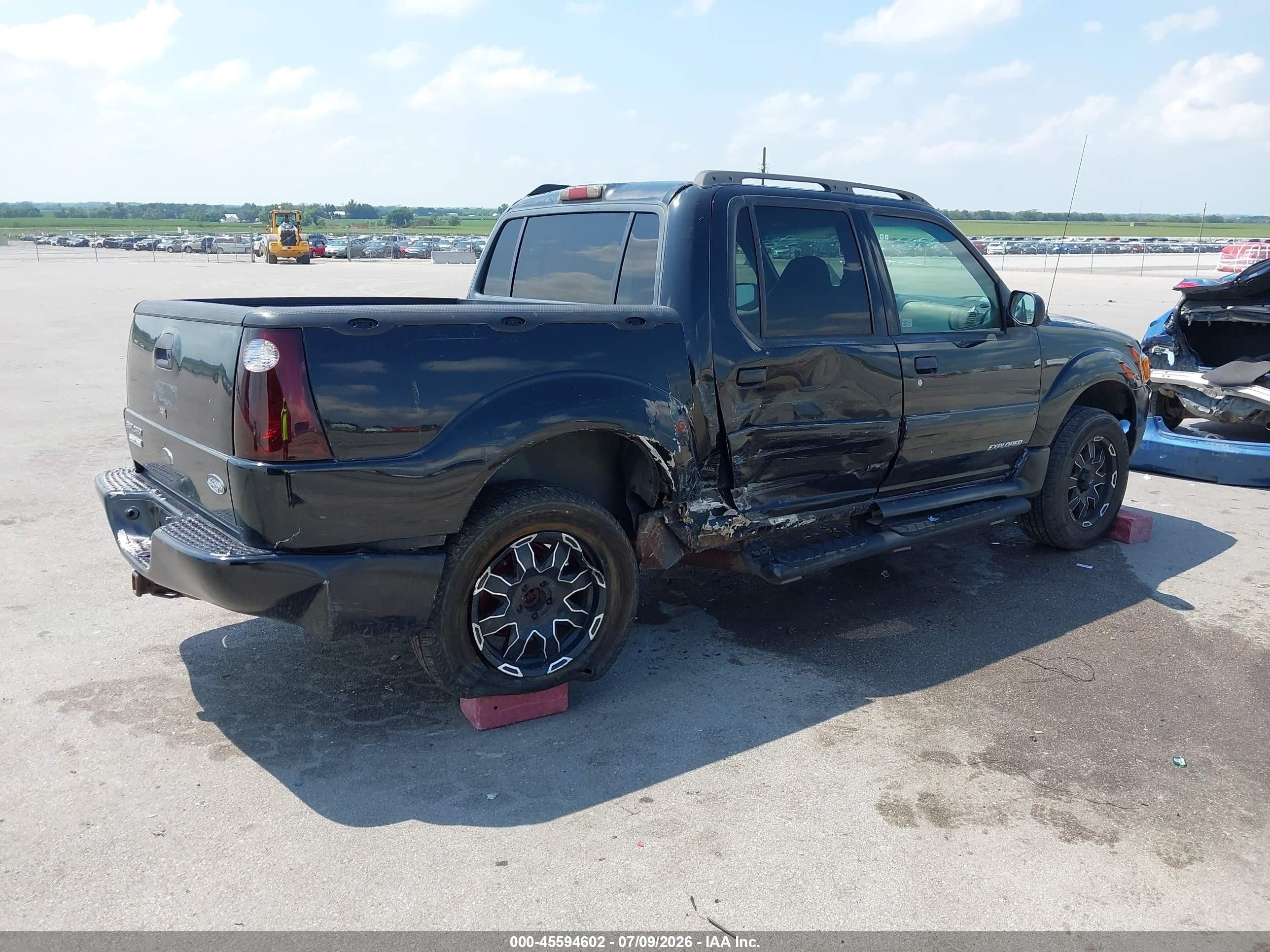 2001 Ford Explorer Sport Trac   Black vin: 1FMZU77E81UB68187