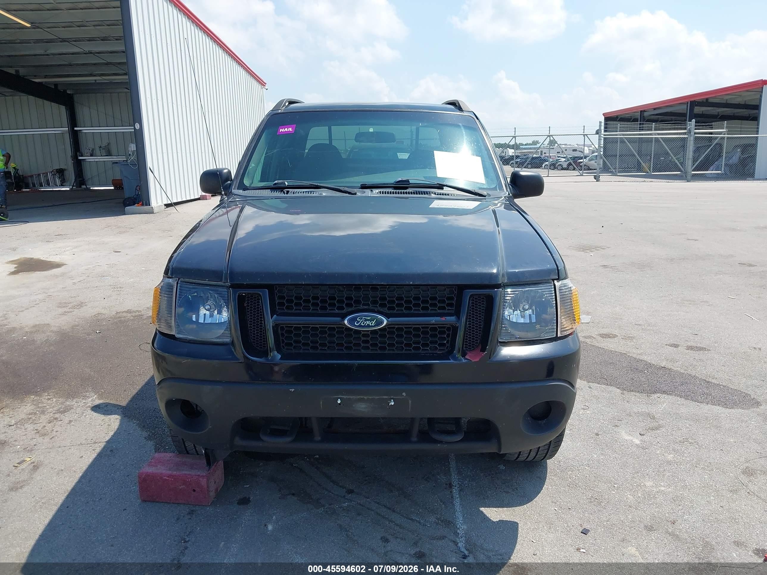 2001 Ford Explorer Sport Trac   Black vin: 1FMZU77E81UB68187