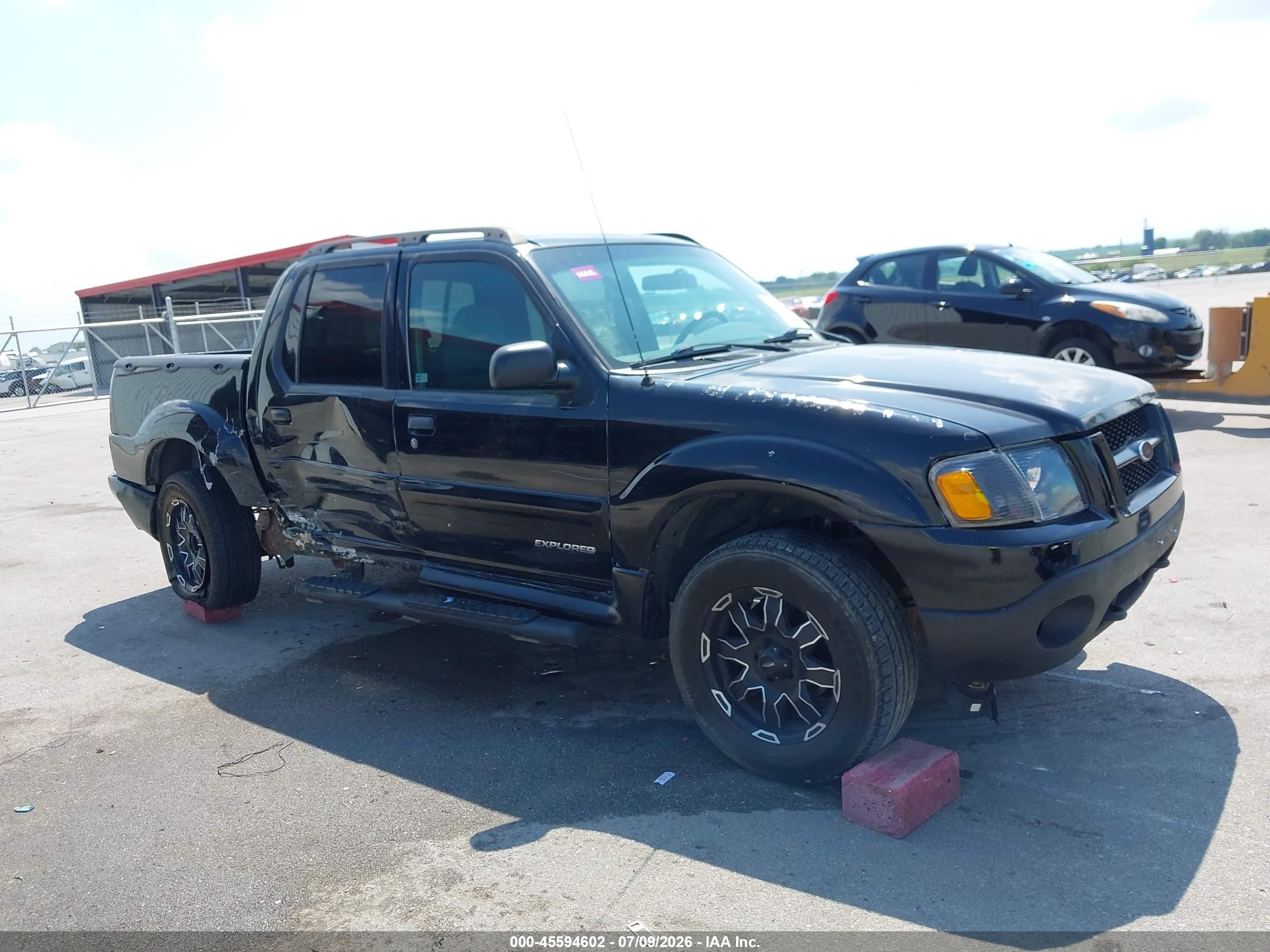 2001 Ford Explorer Sport Trac   Black vin: 1FMZU77E81UB68187