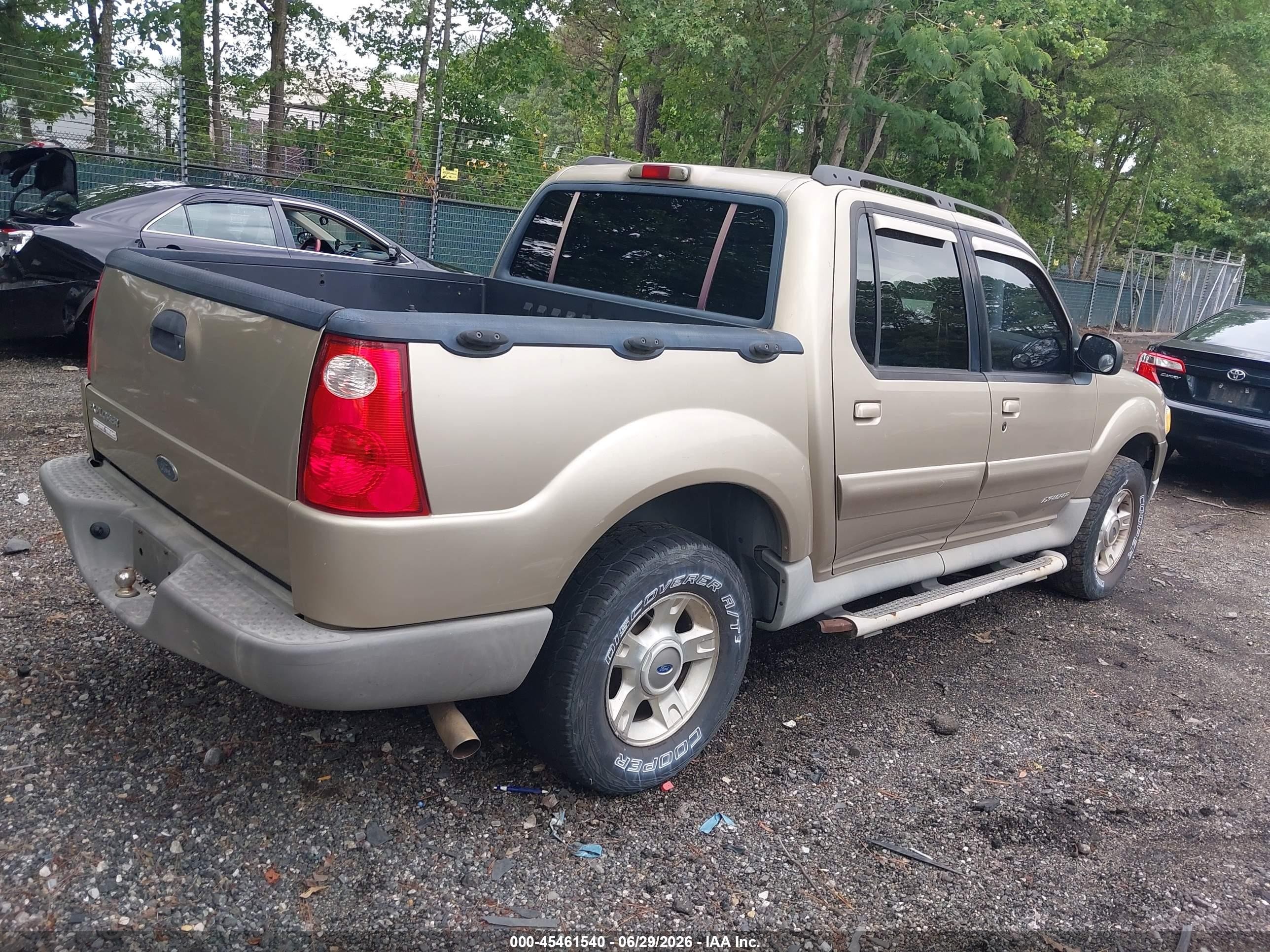 2001 Ford Explorer Sport Trac   Gold vin: 1FMZU77E81UC90323