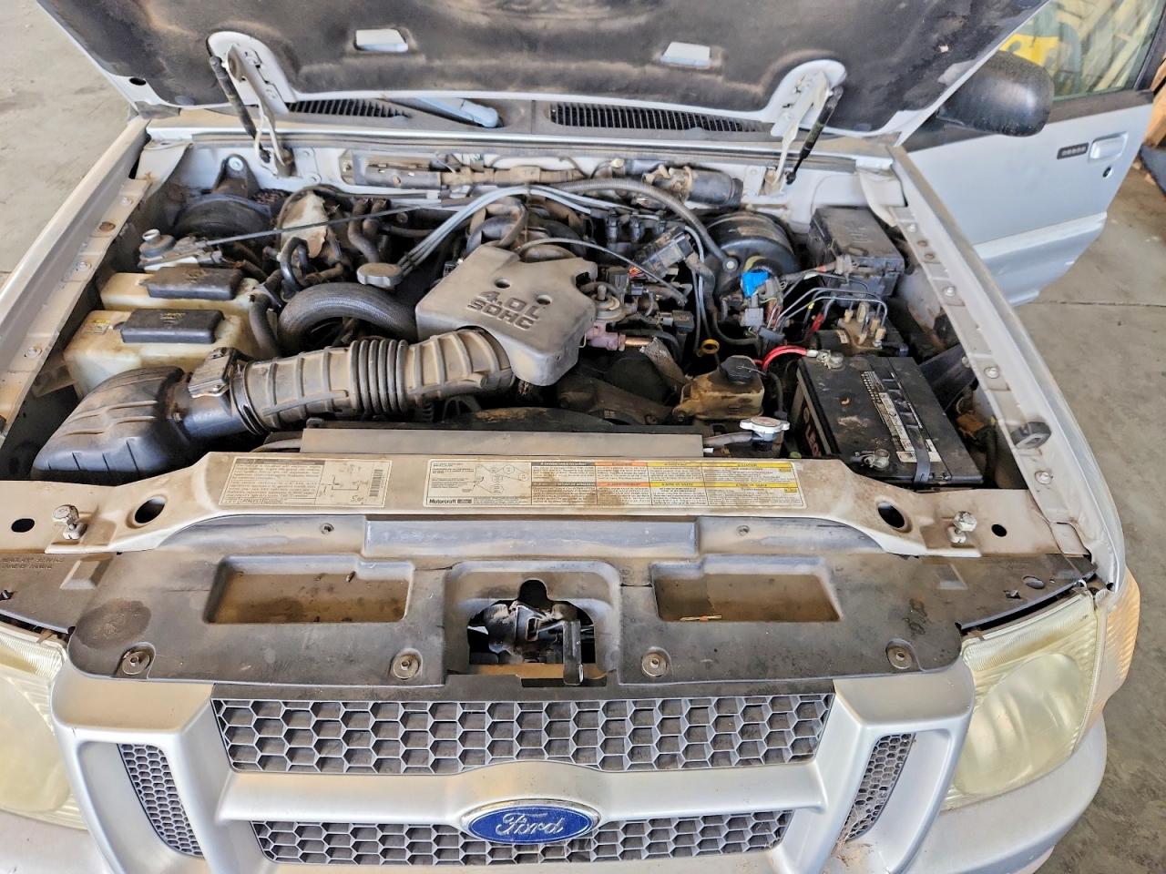 2002 Ford Explorer Sport Trac Серебряный vin: 1FMZU77E82UB94838