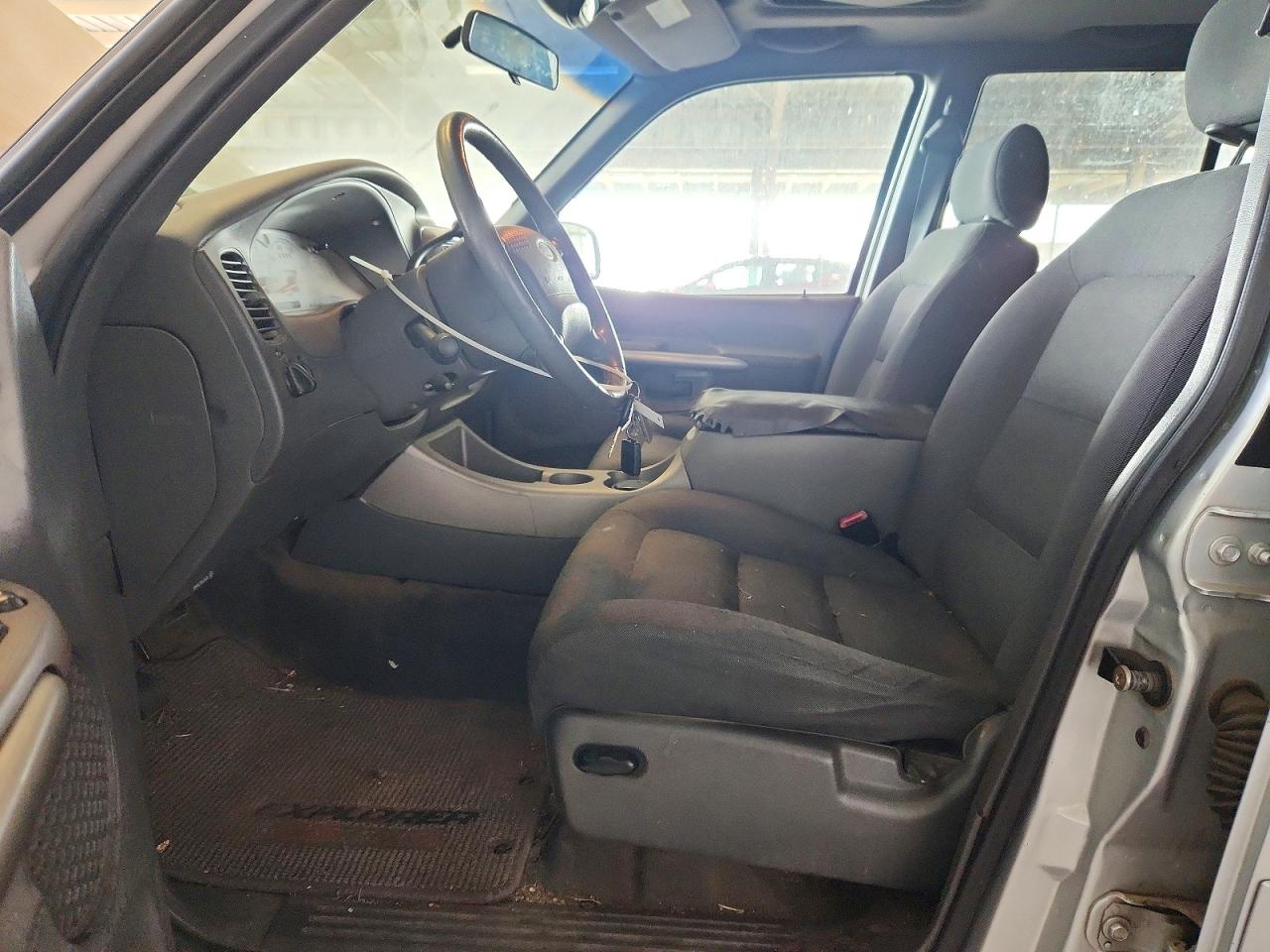 2002 Ford Explorer Sport Trac Серебряный vin: 1FMZU77E82UB94838