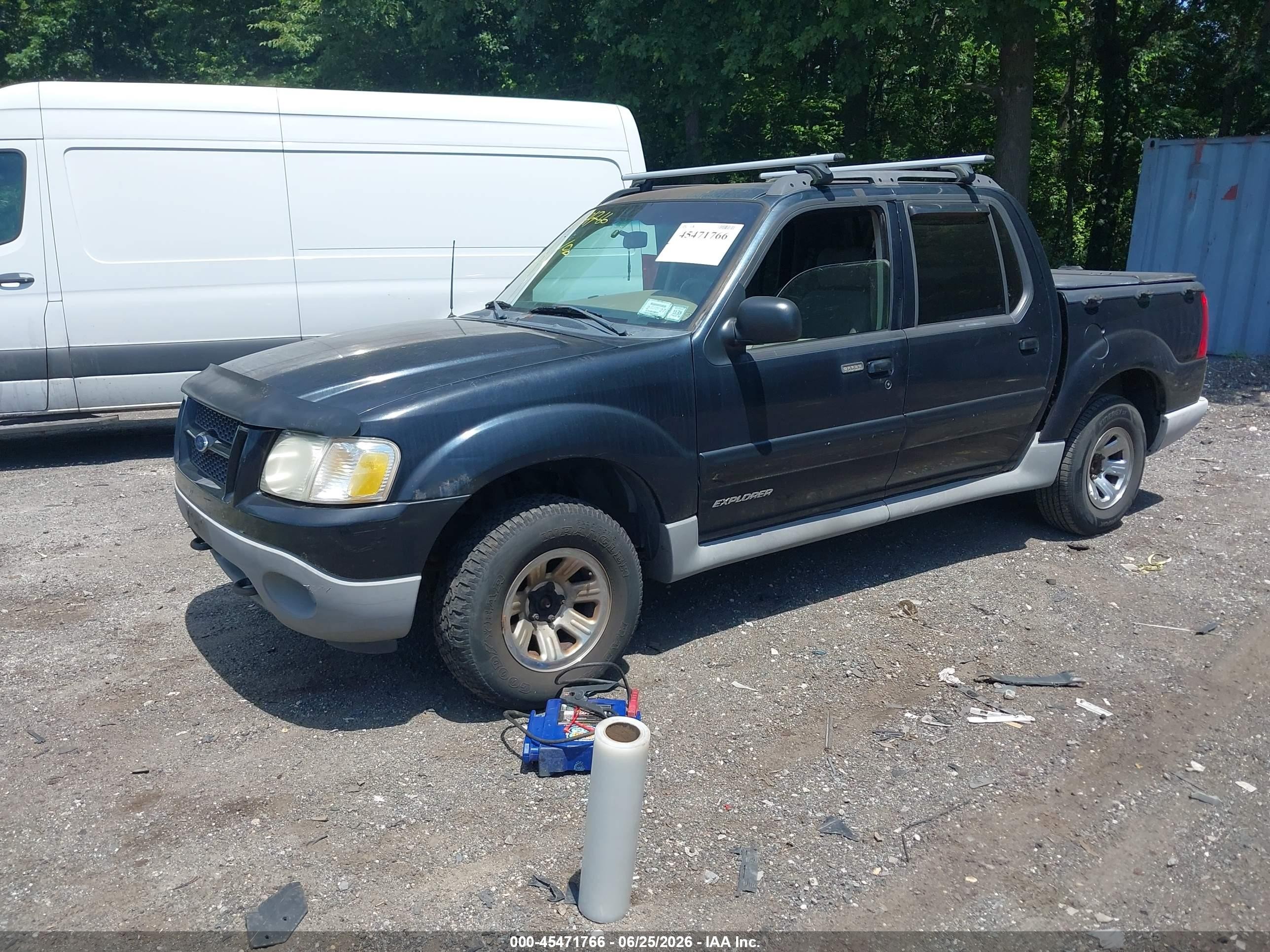 2001 Ford Explorer Sport Trac   Black vin: 1FMZU77E91UB06331