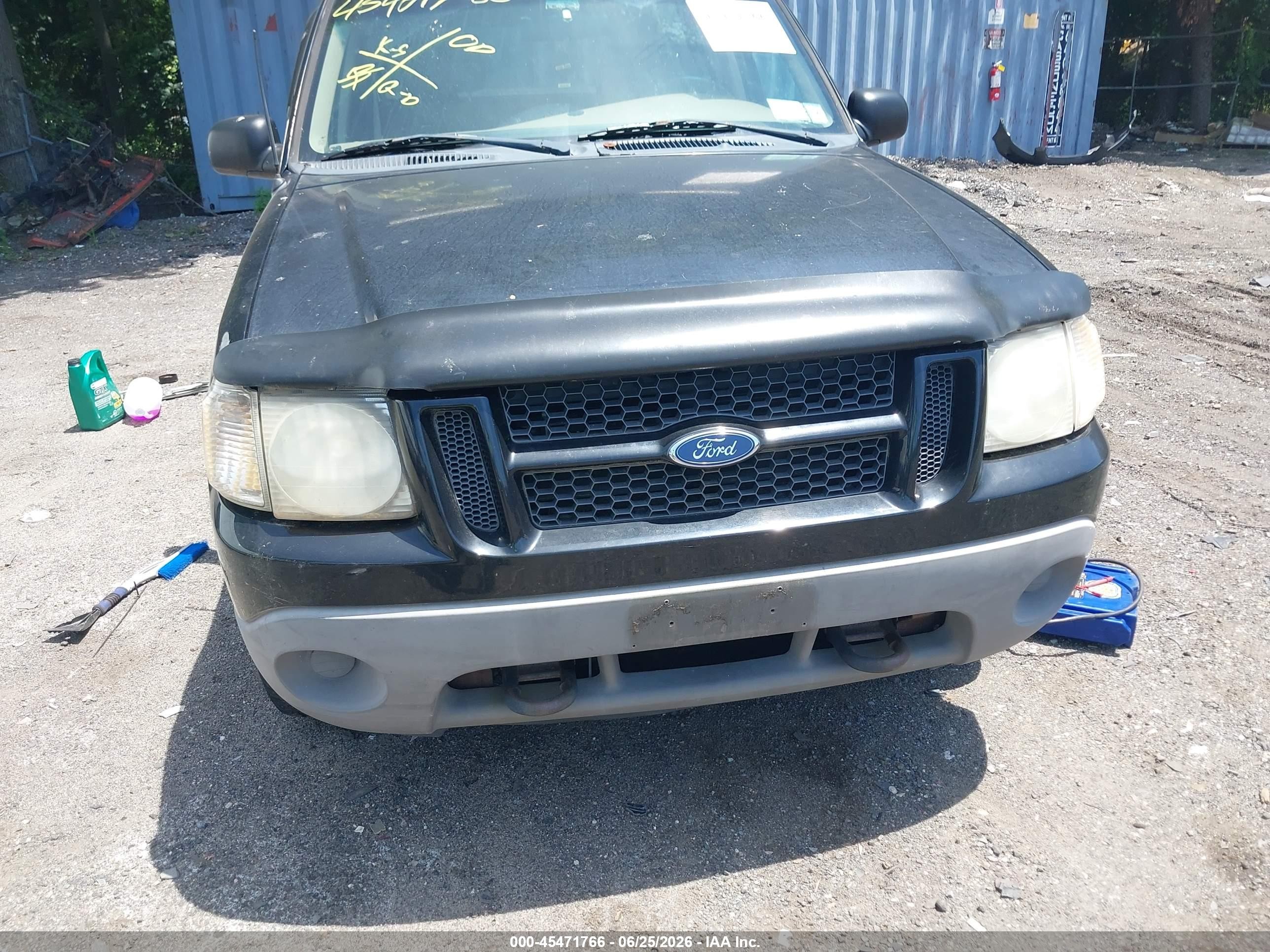 2001 Ford Explorer Sport Trac   Black vin: 1FMZU77E91UB06331