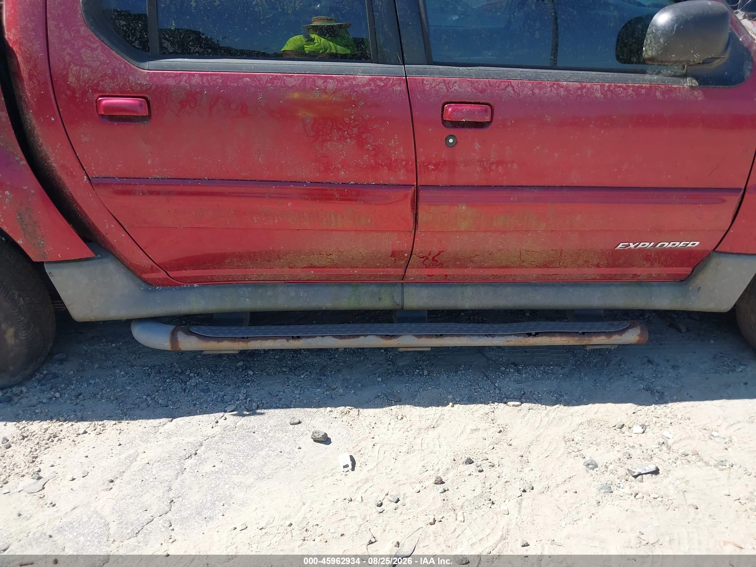 2001 Ford Explorer Sport Trac   Red vin: 1FMZU77E91UC83347