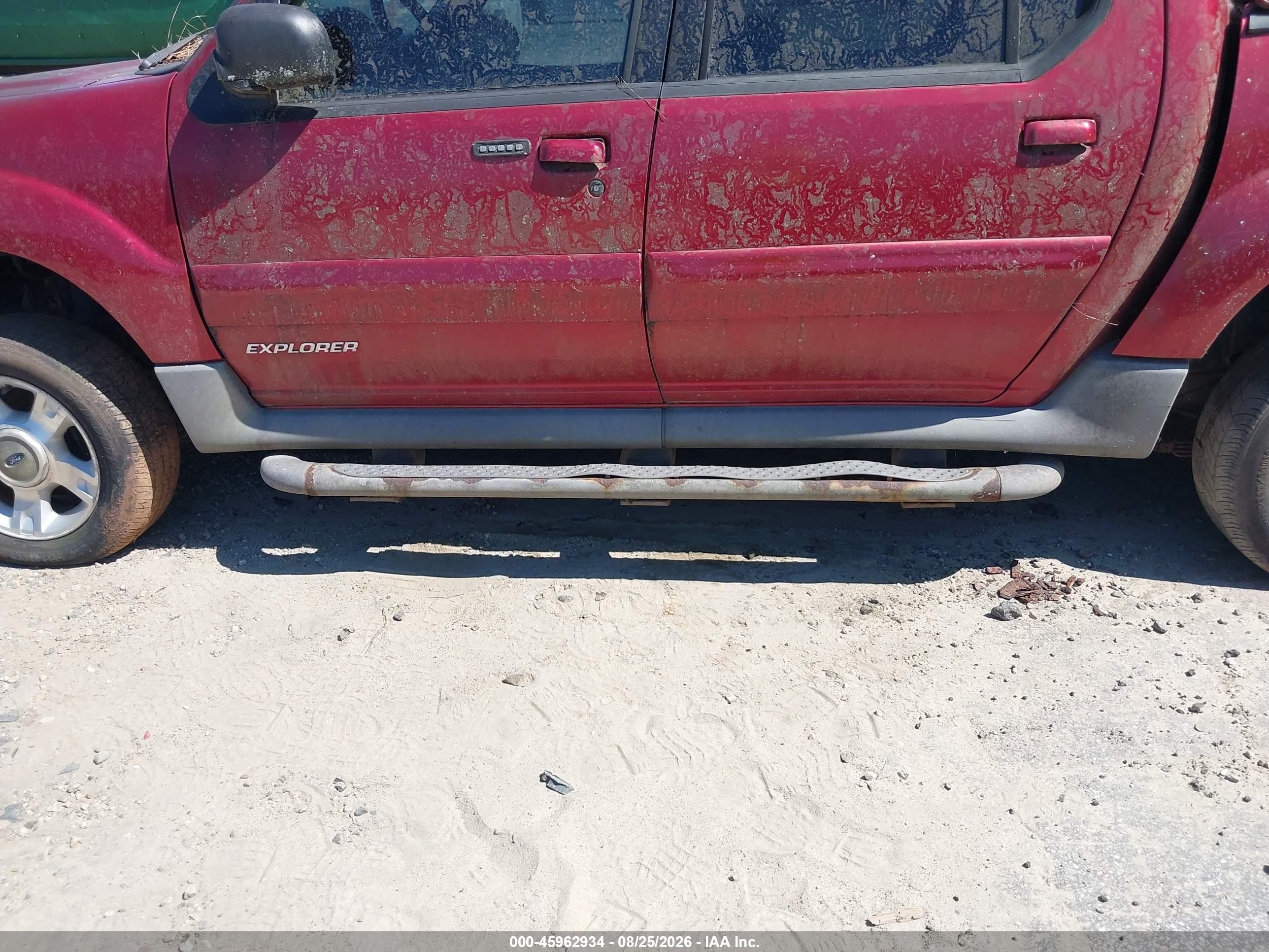 2001 Ford Explorer Sport Trac   Red vin: 1FMZU77E91UC83347