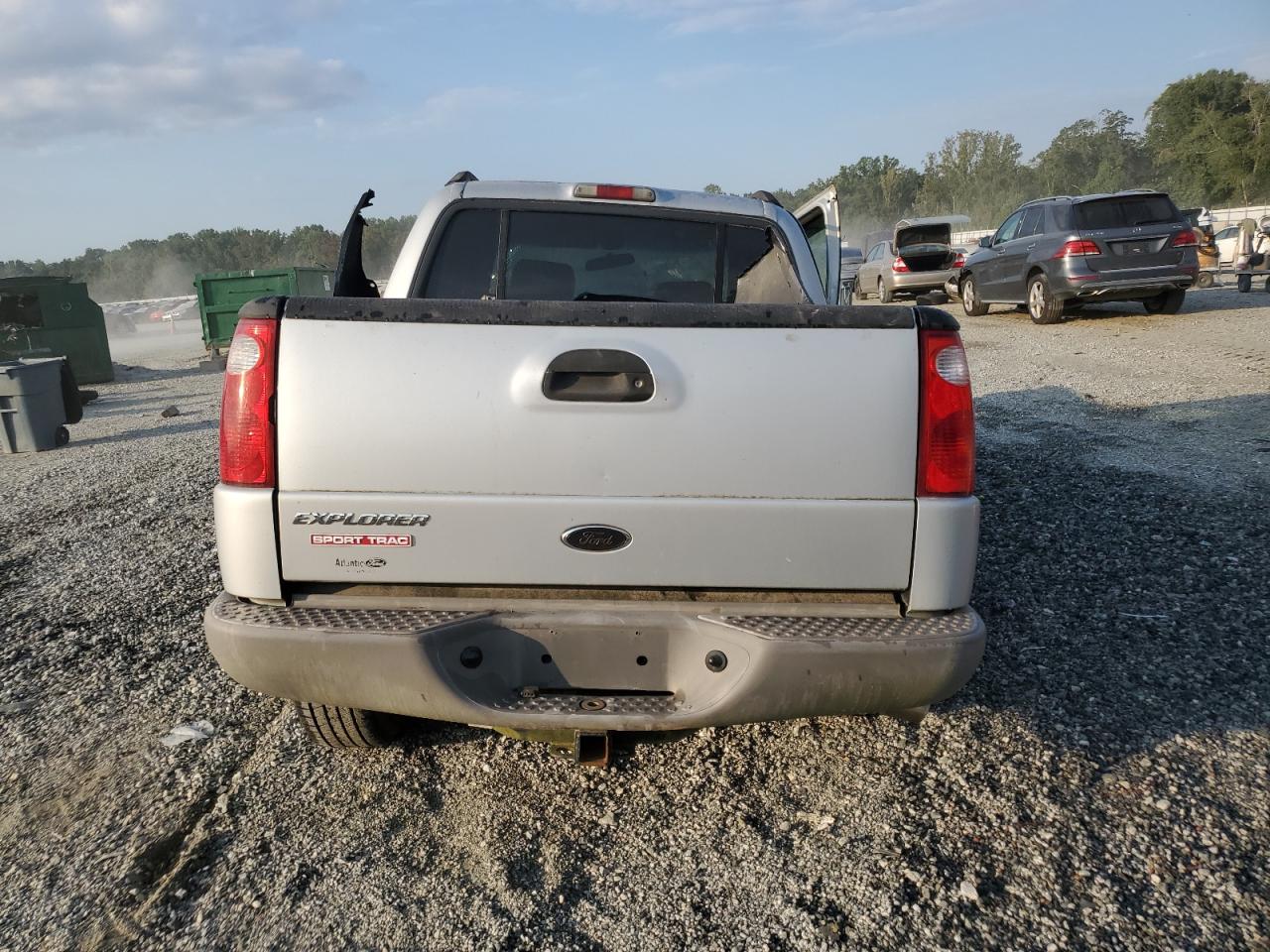 2001 Ford Explorer Sport Trac Серебряный vin: 1FMZU77EX1UB89655