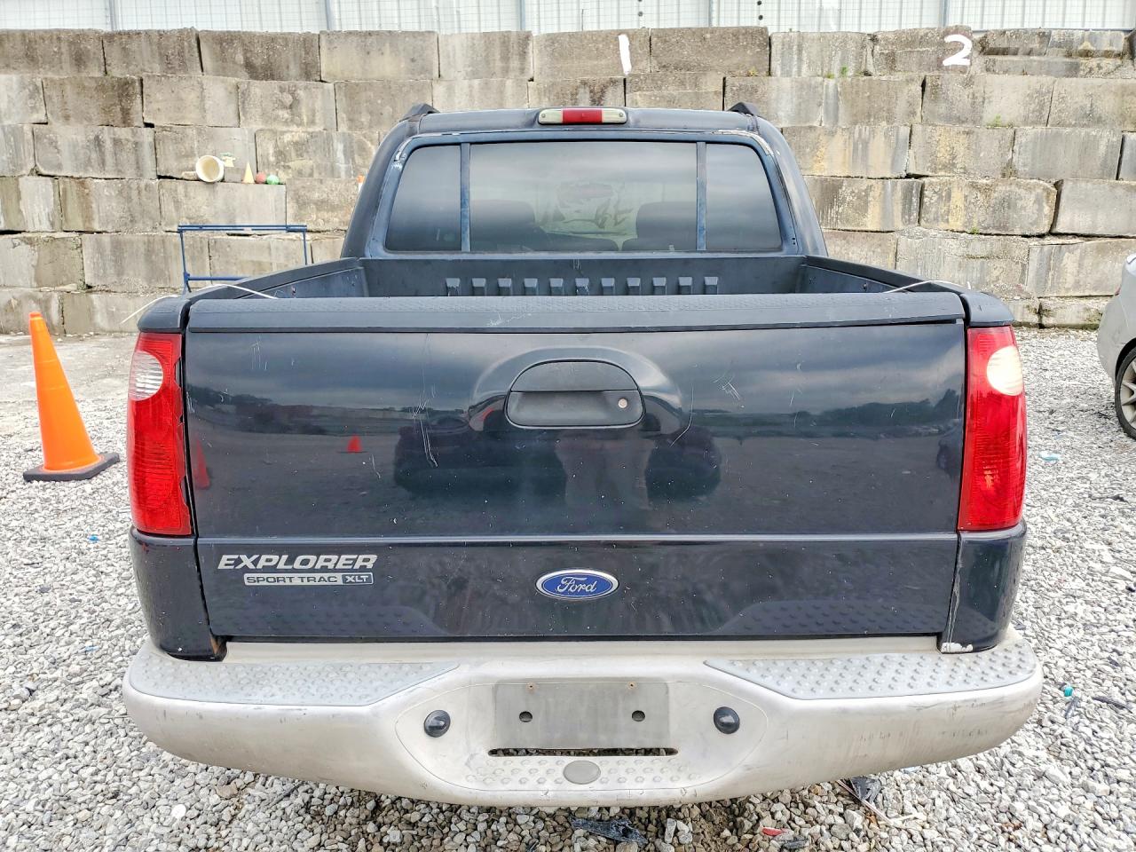 2003 Ford Exlplorer Black vin: 1FMZU77EX3UC41269