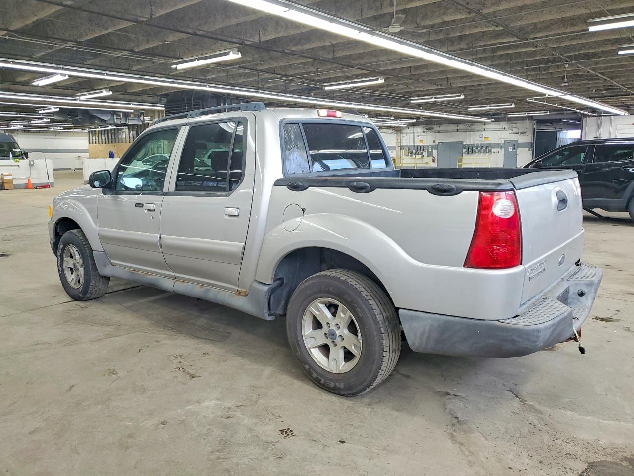 2005 Ford Explorer Sport Trac Silver vin: 1FMZU77K05UB07363