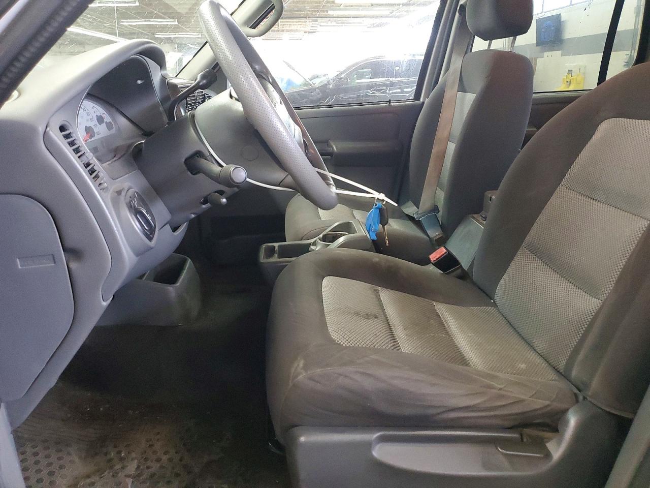2005 Ford Explorer Sport Trac Silver vin: 1FMZU77K05UB07363