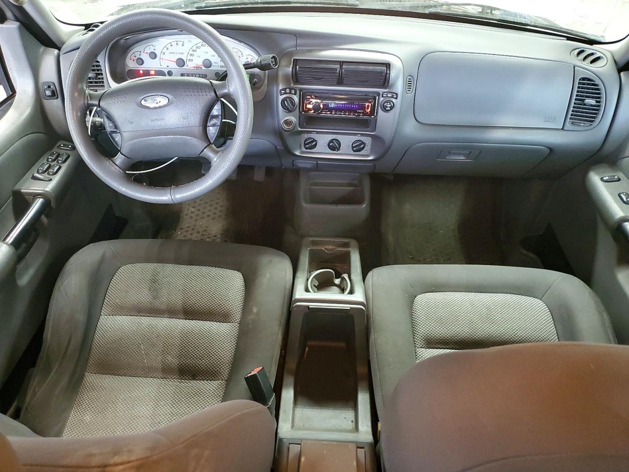 2005 Ford Explorer Sport Trac Silver vin: 1FMZU77K05UB07363