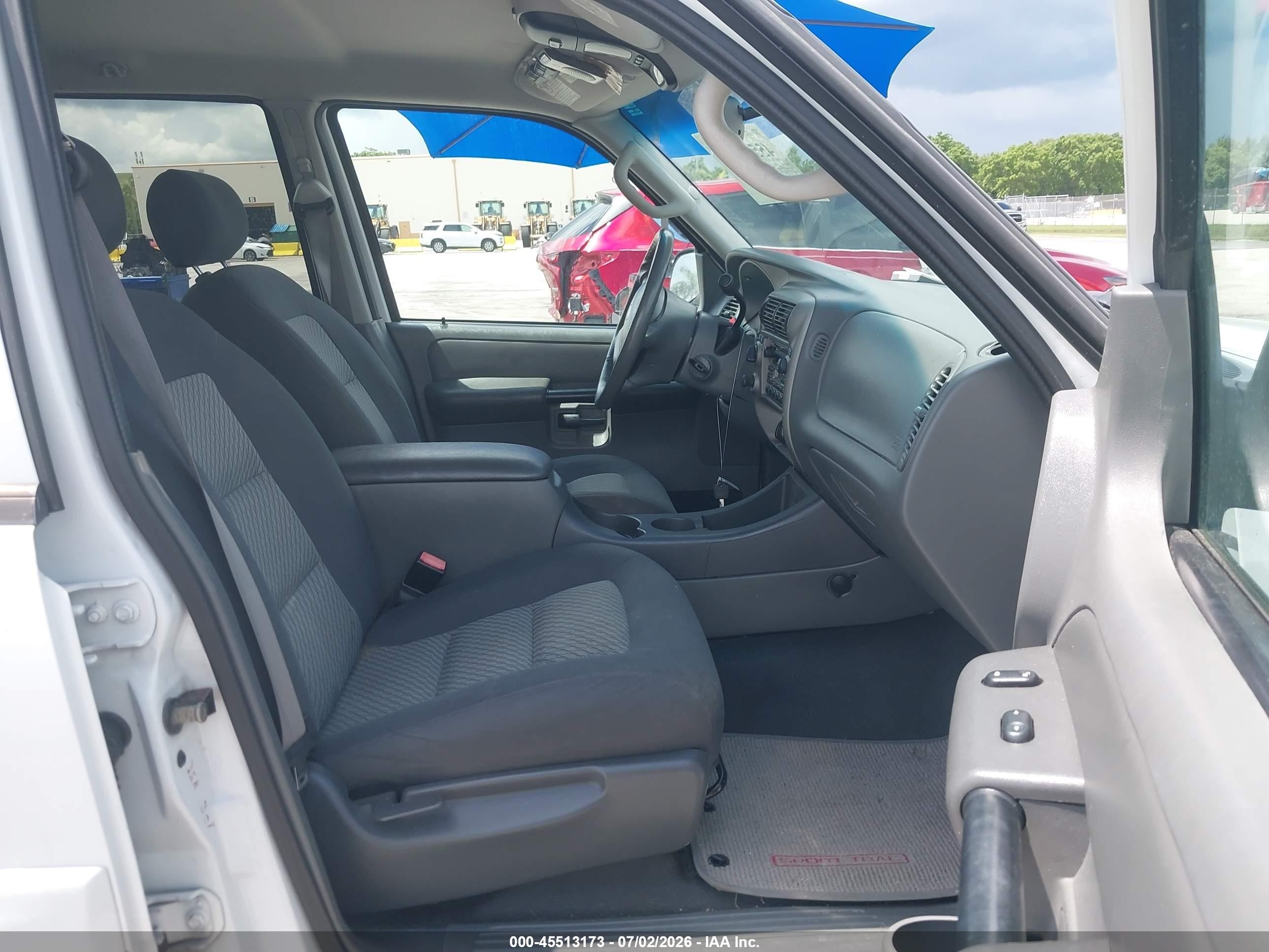 2004 Ford Explorer Sport Trac Adrenalin/xls/xlt White vin: 1FMZU77K24UC34484