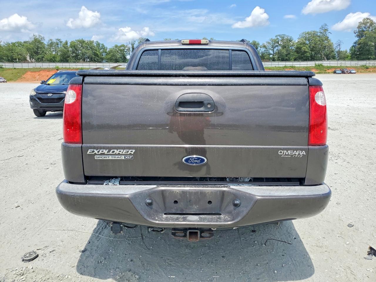 2005 Ford Explorer Sport Trac Черный vin: 1FMZU77K25UB60100