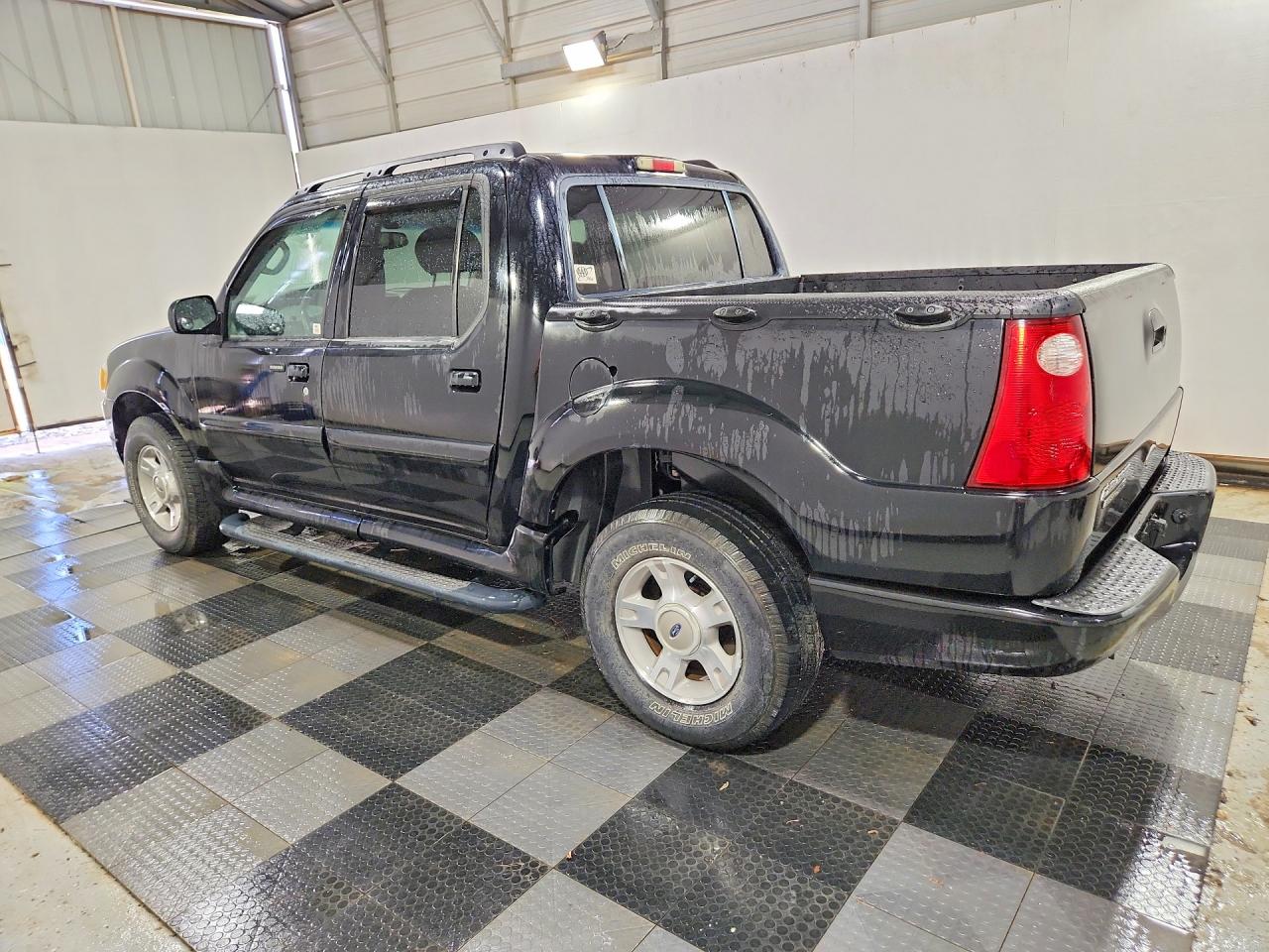 2004 Ford Explorer Sport Trac Black vin: 1FMZU77K34UB10272