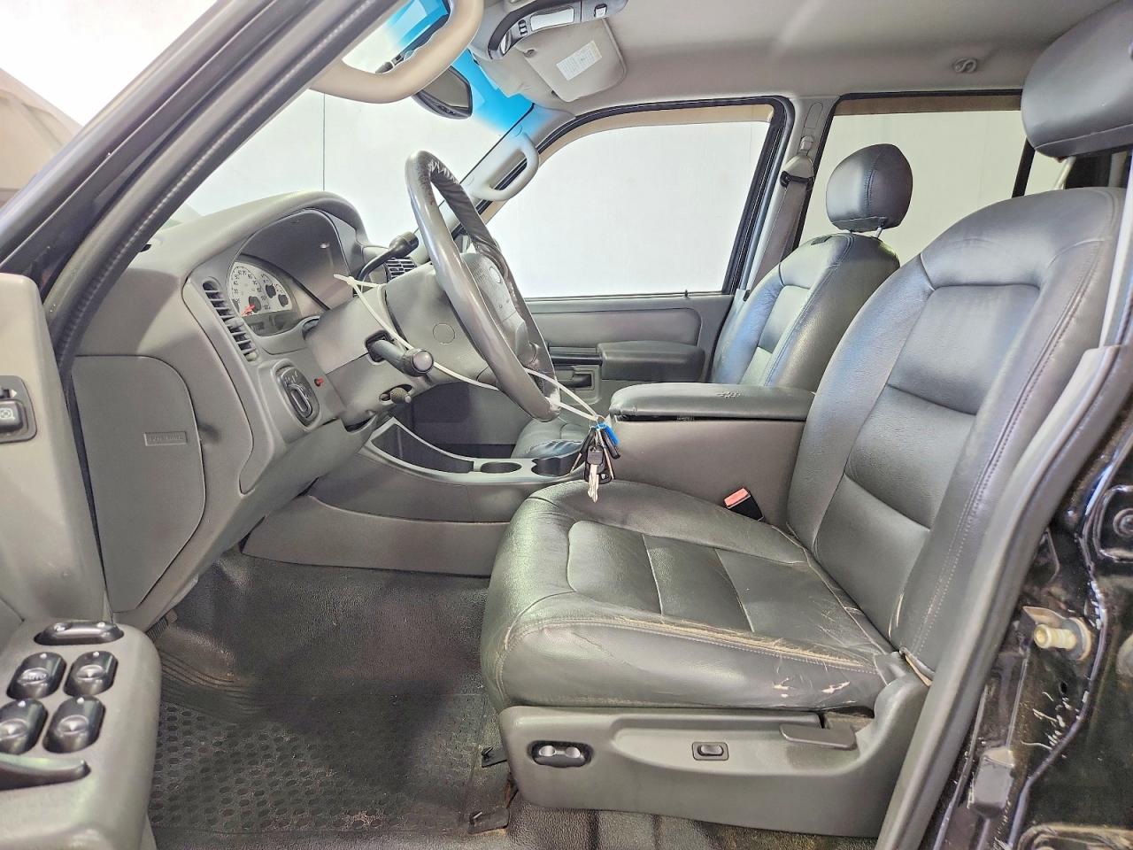 2004 Ford Explorer Sport Trac Black vin: 1FMZU77K34UB10272