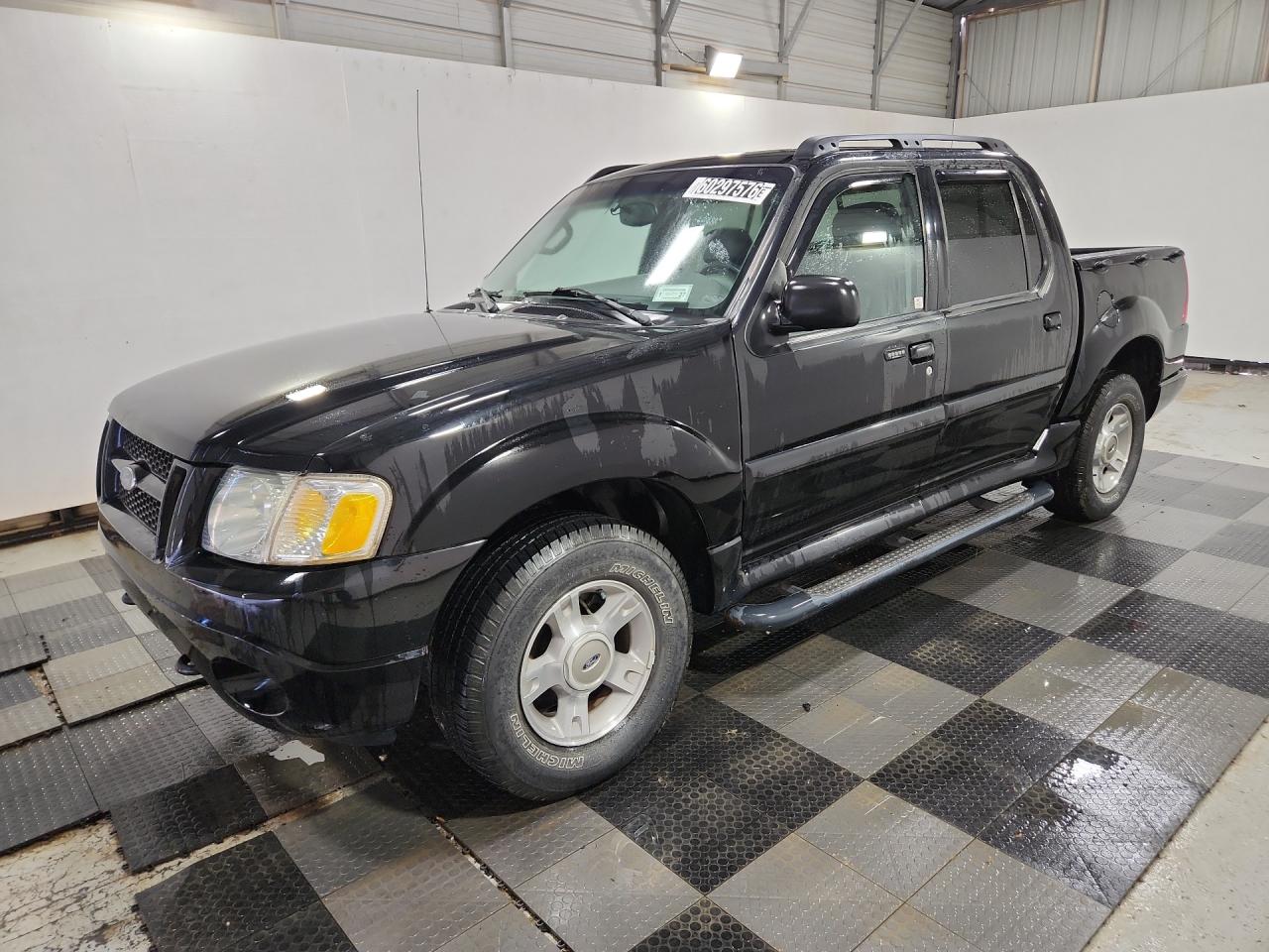 2004 Ford Explorer Sport Trac Black vin: 1FMZU77K34UB10272 Damage: Left Front Fender, Dent(S) W/ Paint Dmg, 1/8 To 1/2 Inch