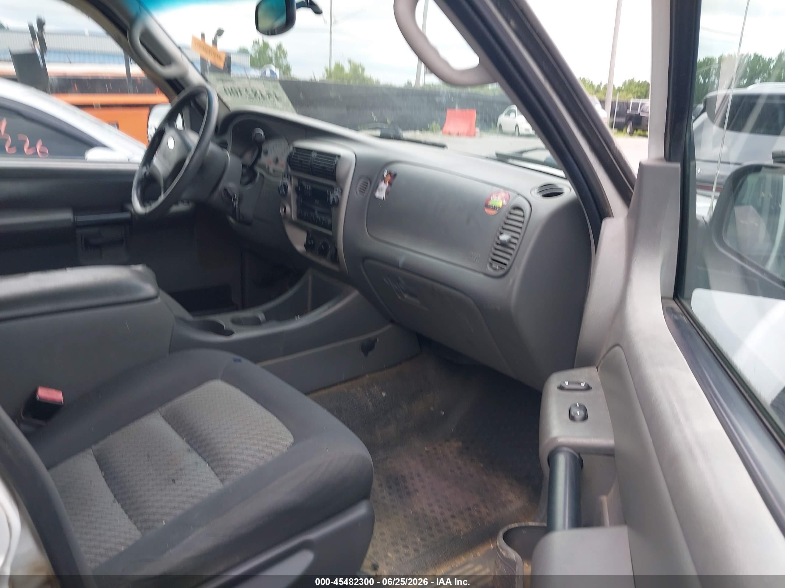 2004 Ford Explorer Sport Trac Adrenalin/xls/xlt White vin: 1FMZU77K34UB84436