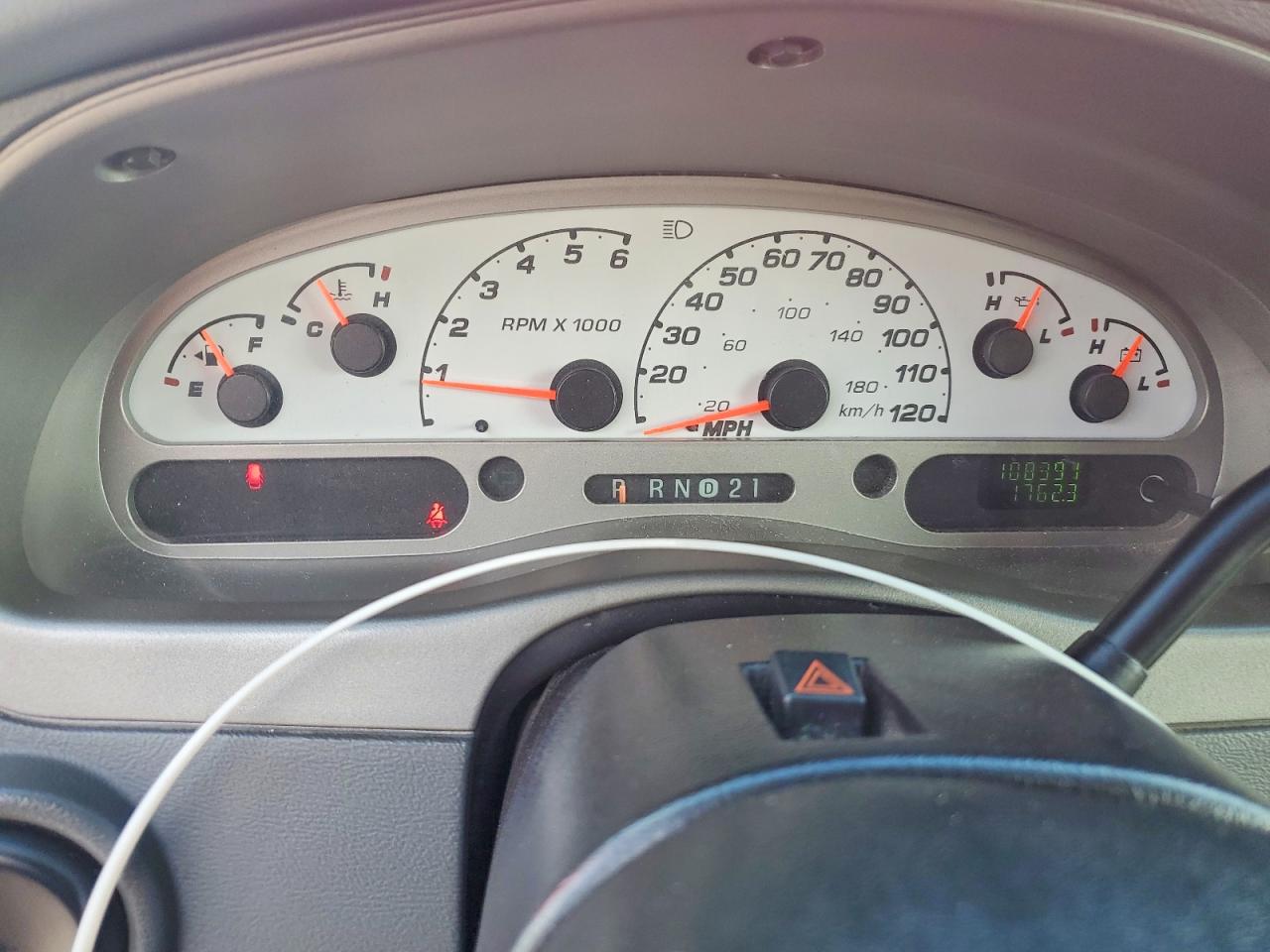2005 Ford Explorer Sport Trac Red vin: 1FMZU77K35UA87884