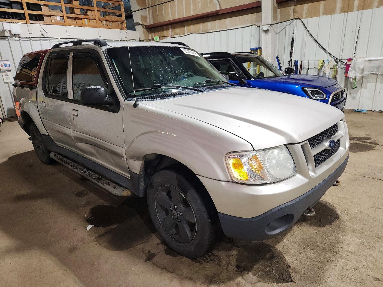 2005 Ford Explorer Sport Trac Silver vin: 1FMZU77K45UB74516