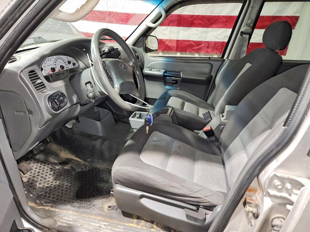2005 Ford Explorer Sport Trac Silver vin: 1FMZU77K45UB74516