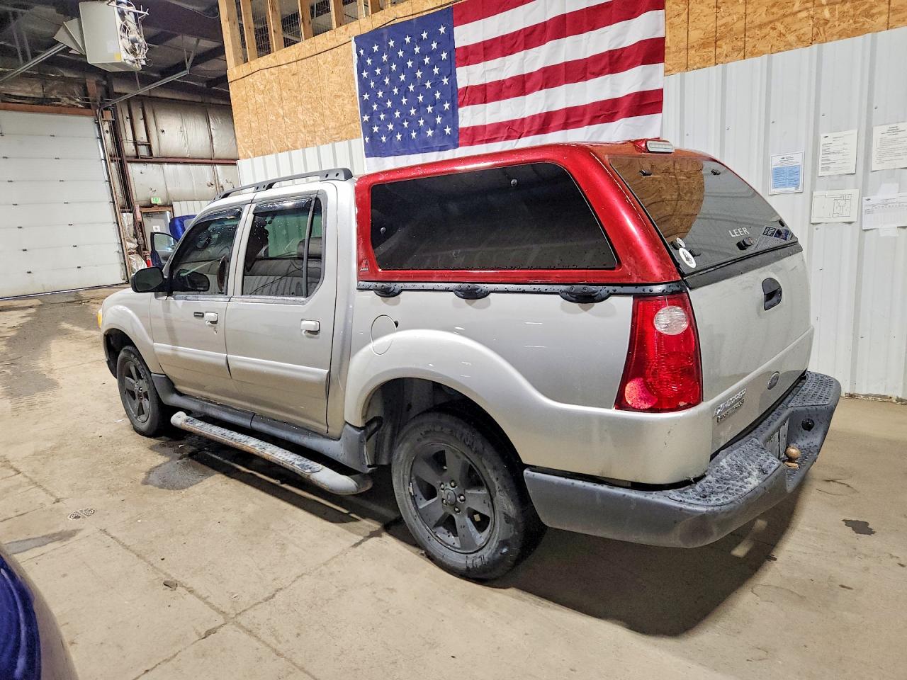 2005 Ford Explorer Sport Trac Silver vin: 1FMZU77K45UB74516