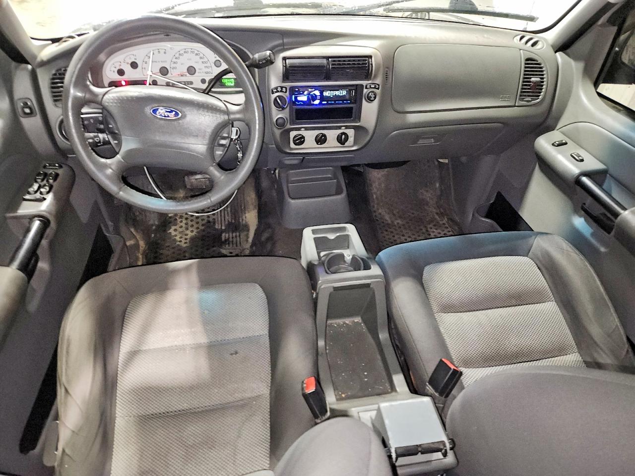 2005 Ford Explorer Sport Trac Silver vin: 1FMZU77K45UB74516