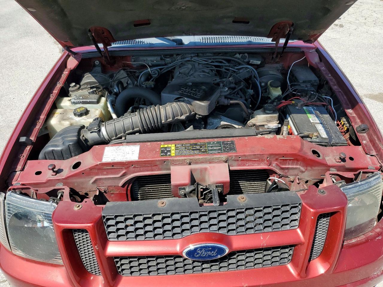 2004 Ford Explorer Sport Trac Red vin: 1FMZU77K64UB49888