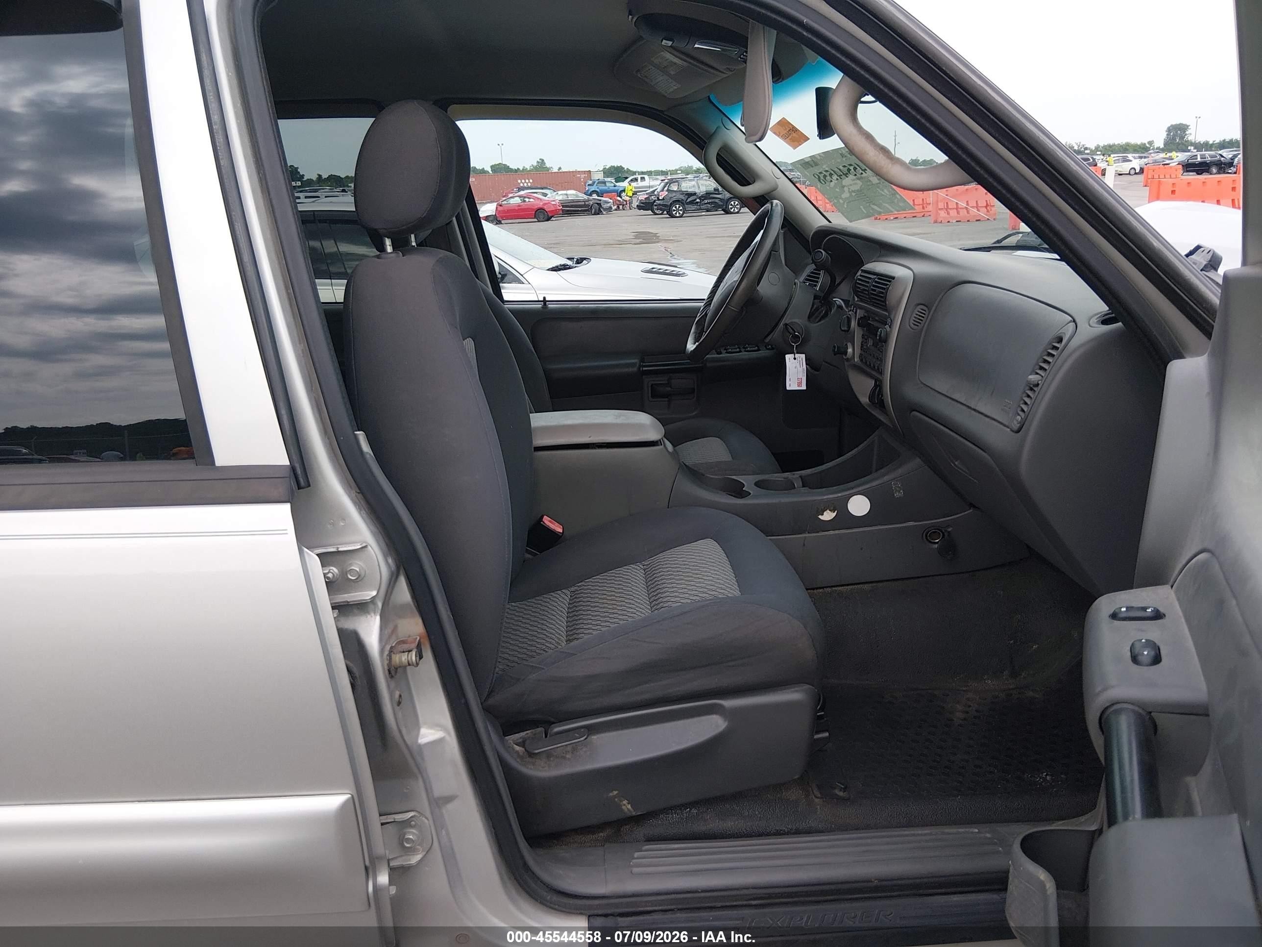 2004 Ford Explorer Sport Trac Adrenalin/xls/xlt Серебряный vin: 1FMZU77K74UA33454