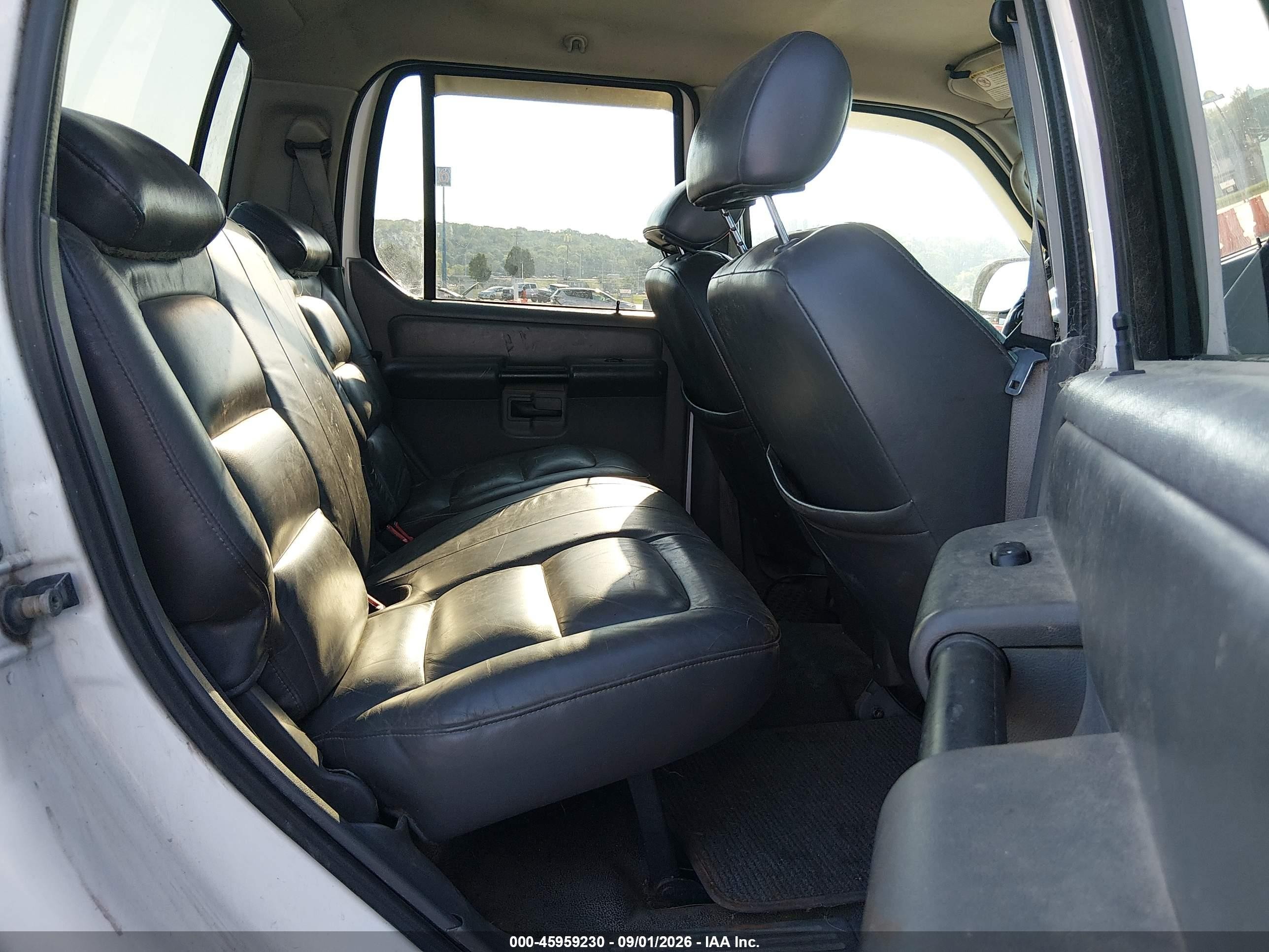 2004 Ford Explorer Sport Trac Adrenalin/xls/xlt Белый vin: 1FMZU77K74UB63752