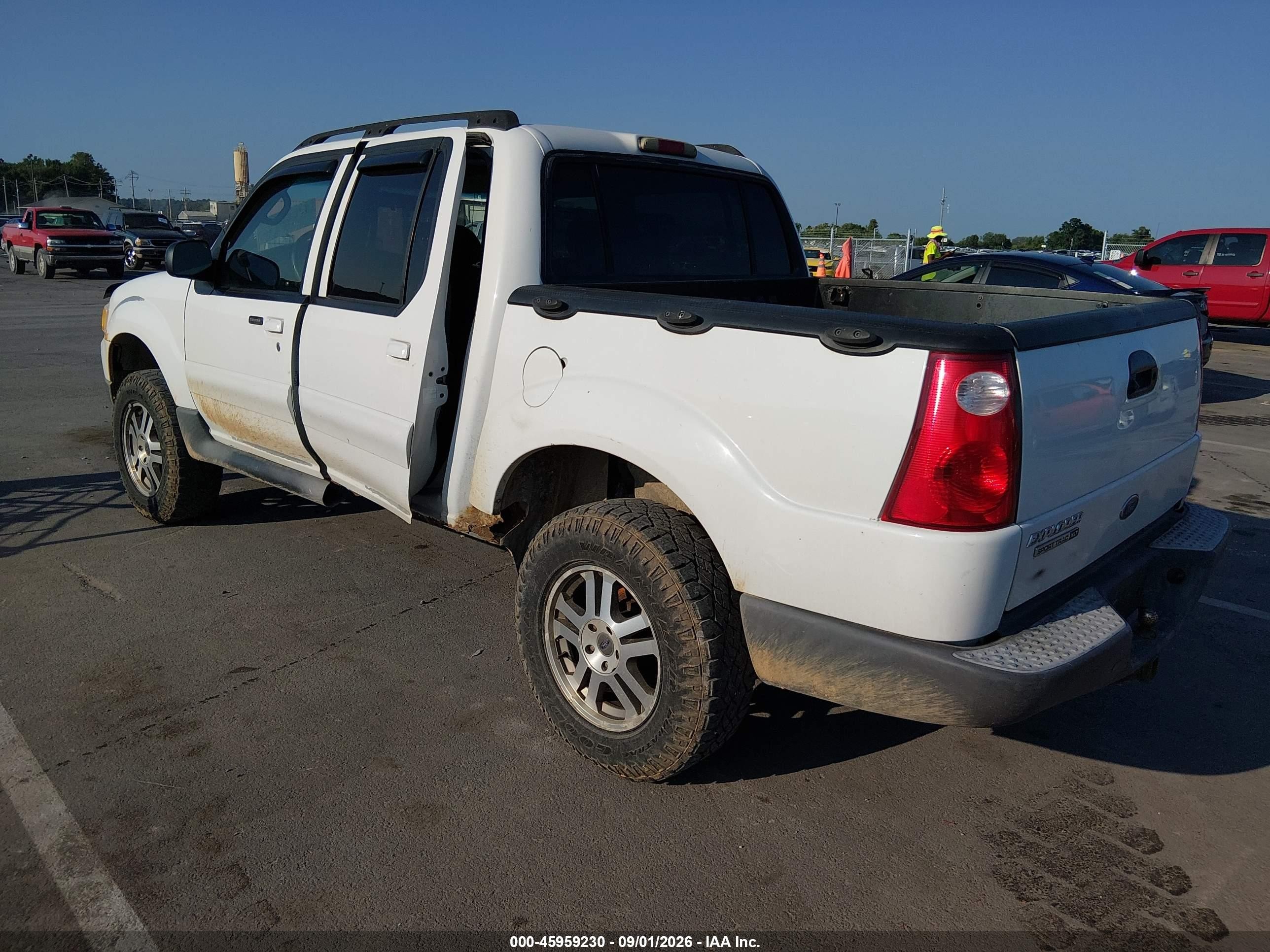 2004 Ford Explorer Sport Trac Adrenalin/xls/xlt Белый vin: 1FMZU77K74UB63752