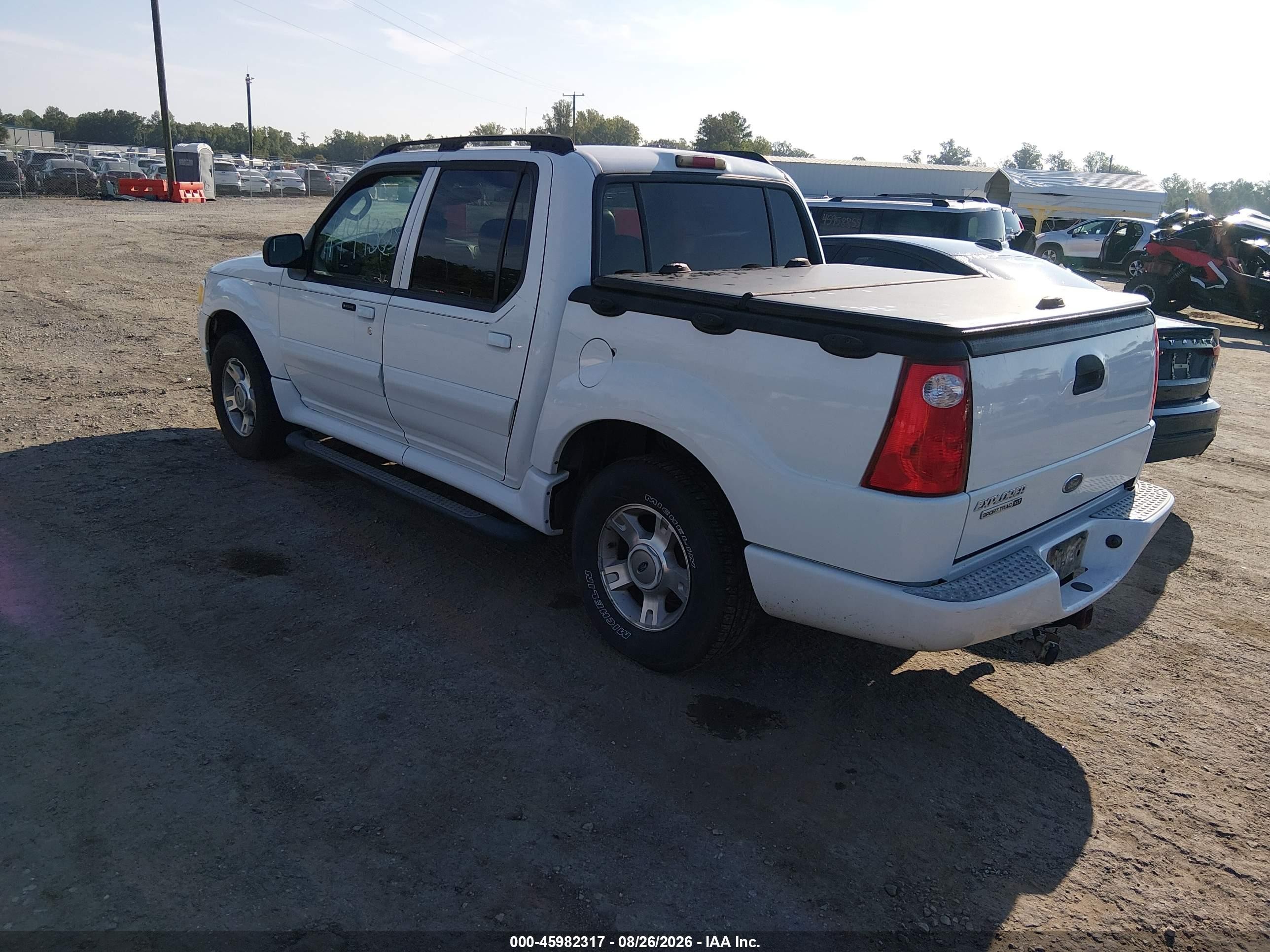 2004 Ford Explorer Sport Trac Adrenalin/xls/xlt White vin: 1FMZU77K74UC29748