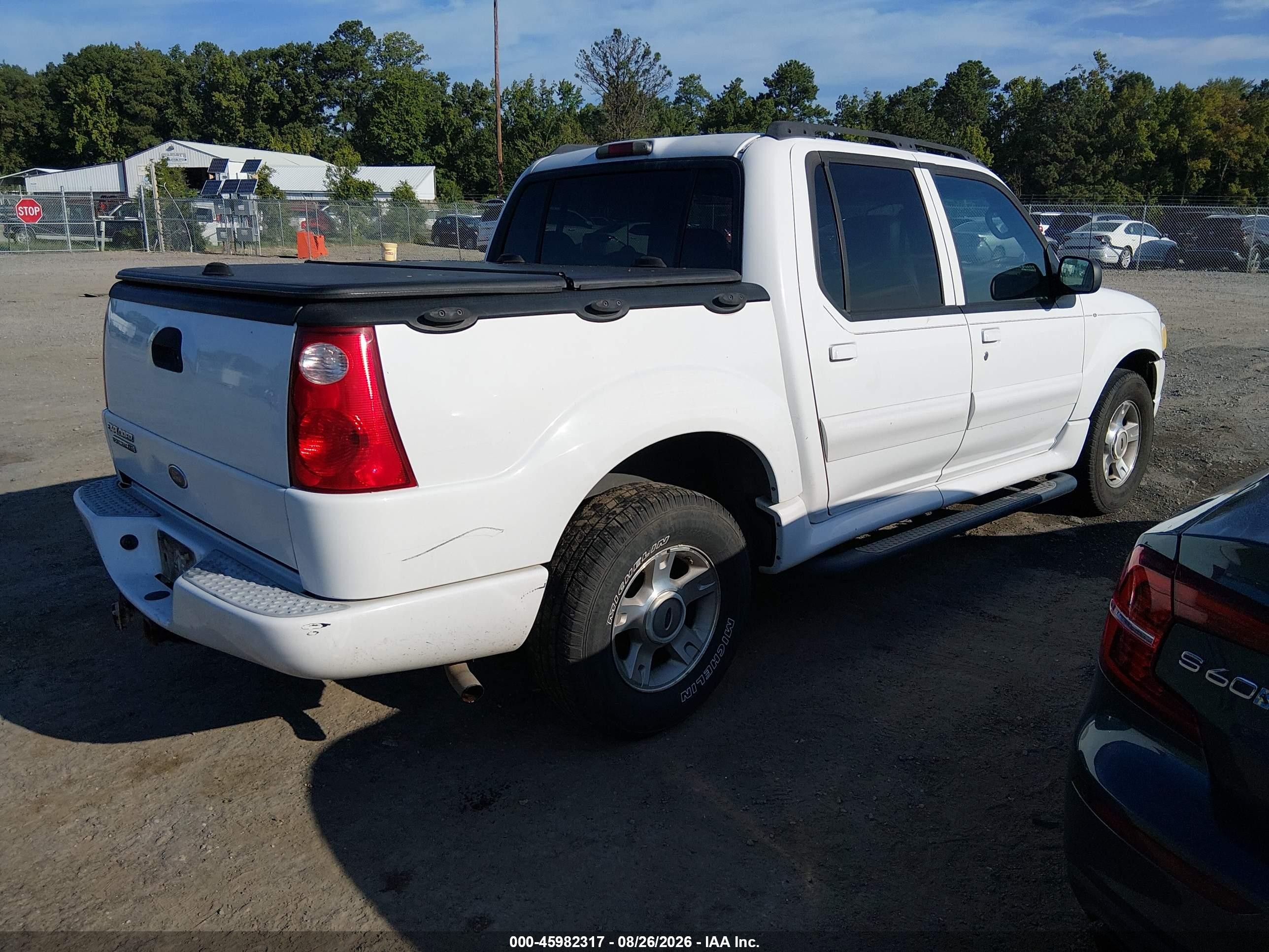 2004 Ford Explorer Sport Trac Adrenalin/xls/xlt White vin: 1FMZU77K74UC29748