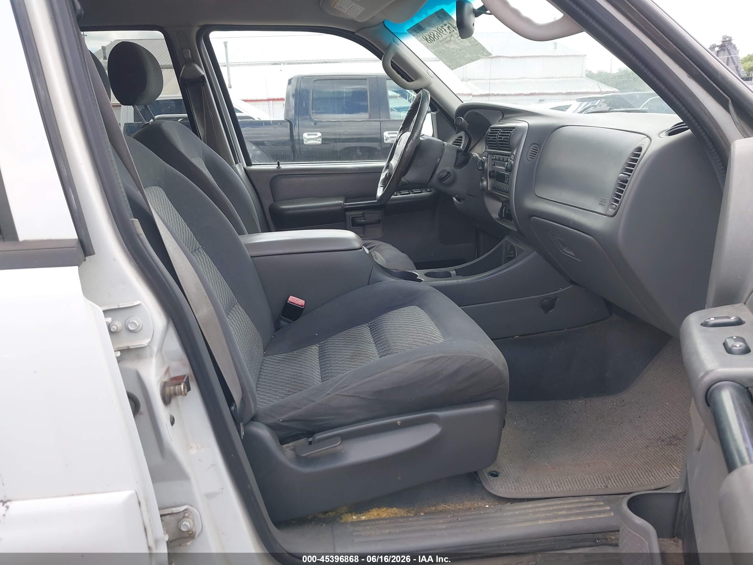 2005 Ford Explorer Sport Trac Adrenalin/xls/xlt White vin: 1FMZU77K75UA64754