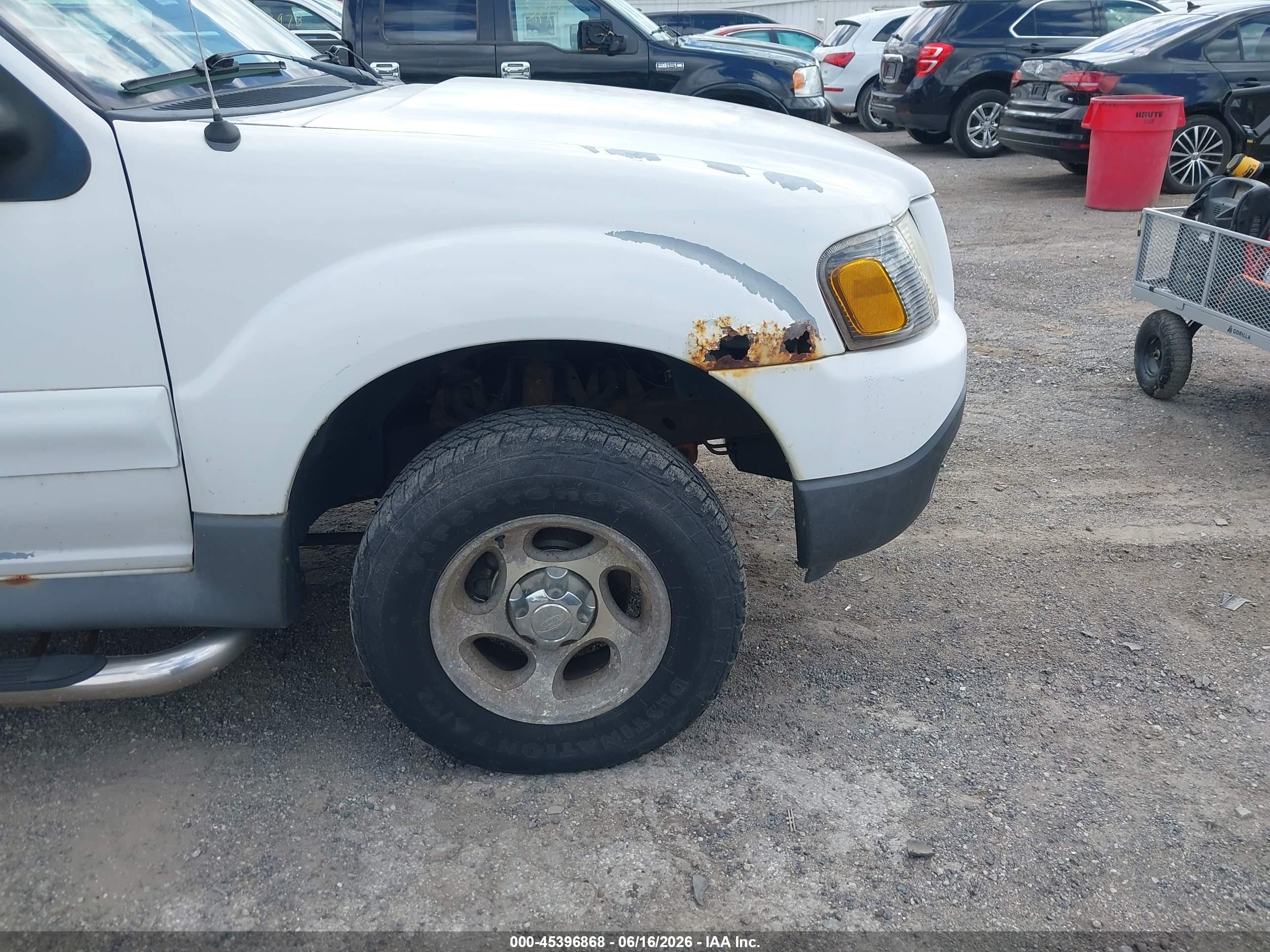 2005 Ford Explorer Sport Trac Adrenalin/xls/xlt White vin: 1FMZU77K75UA64754