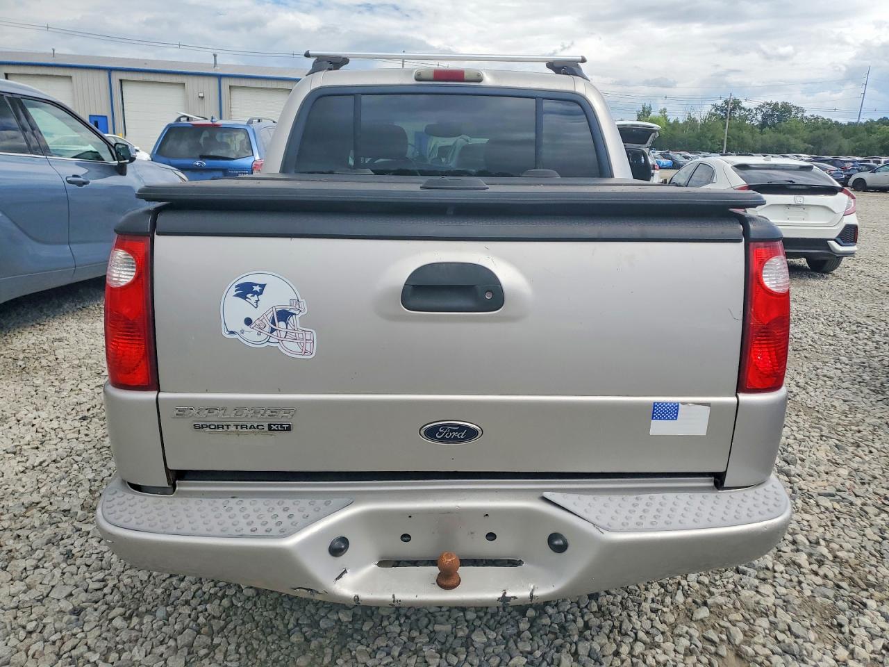 2005 Ford Explorer Sport Trac Silver vin: 1FMZU77K75UB28291