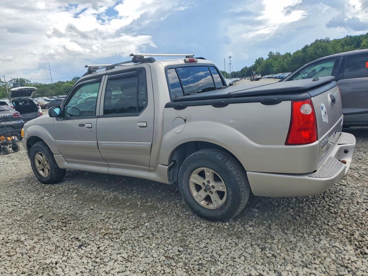 2005 Ford Explorer Sport Trac Silver vin: 1FMZU77K75UB28291