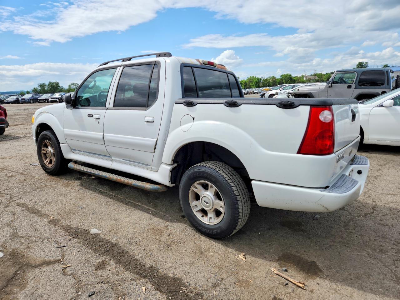 2004 Ford Explorer Sport Trac White vin: 1FMZU77KX4UB69710