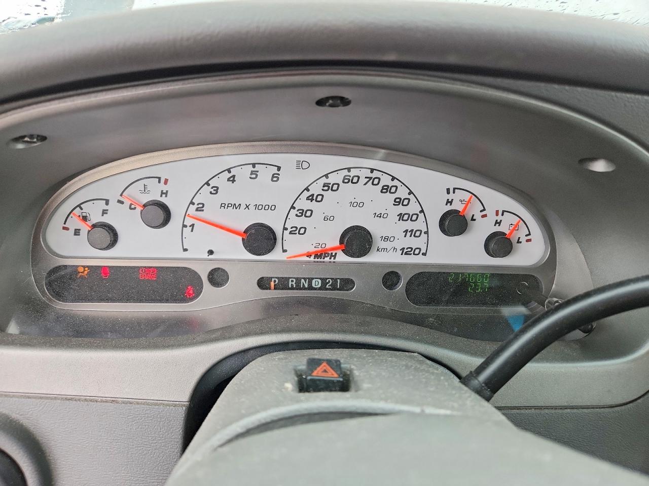 2004 Ford Explorer Sport Trac White vin: 1FMZU77KX4UB69710