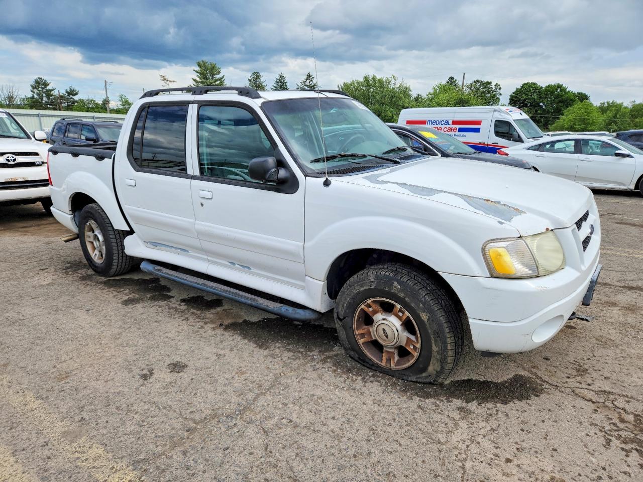 2004 Ford Explorer Sport Trac White vin: 1FMZU77KX4UB69710