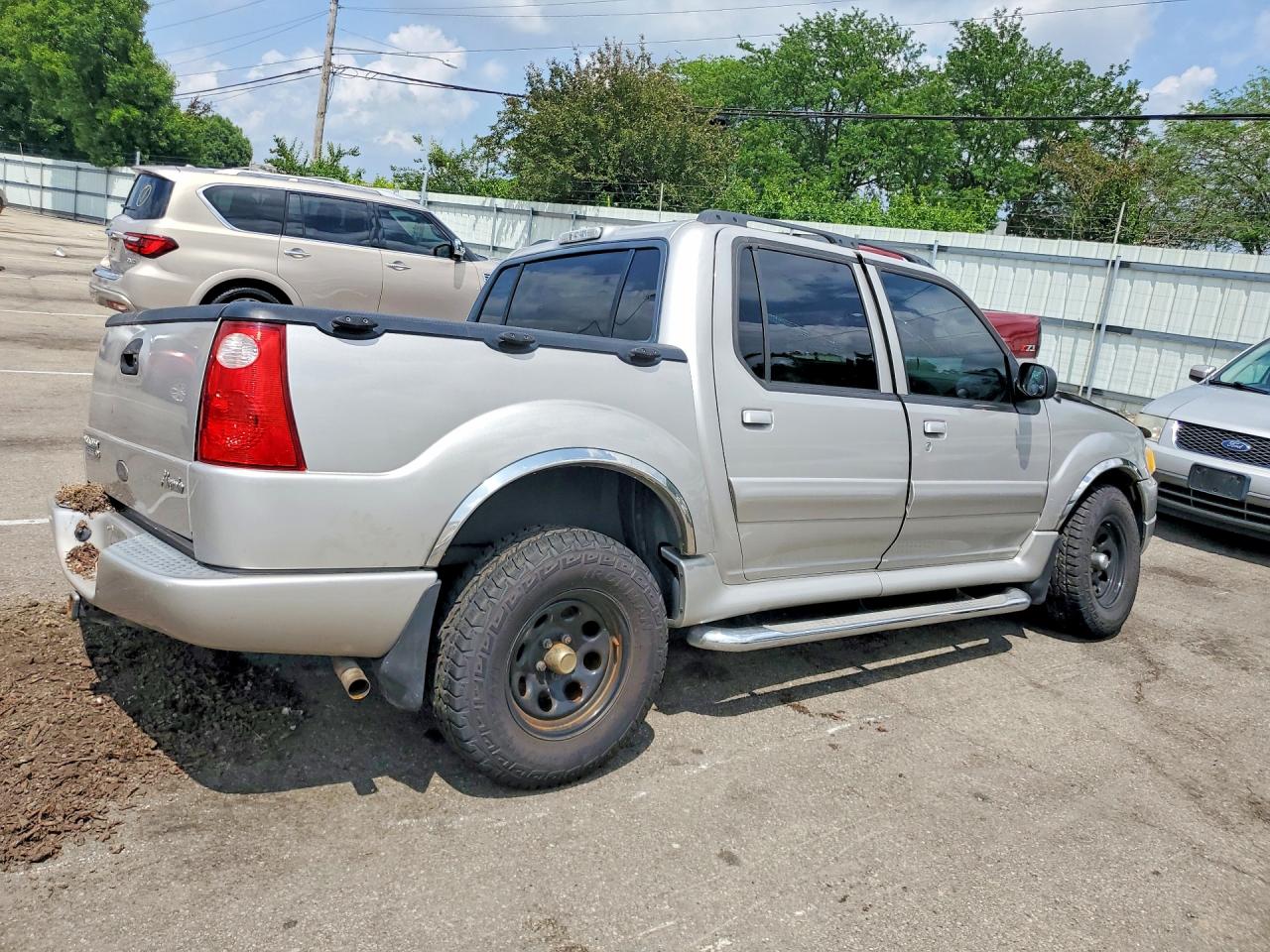 2005 Ford Explorer Sport Trac Silver vin: 1FMZU77KX5UB74651