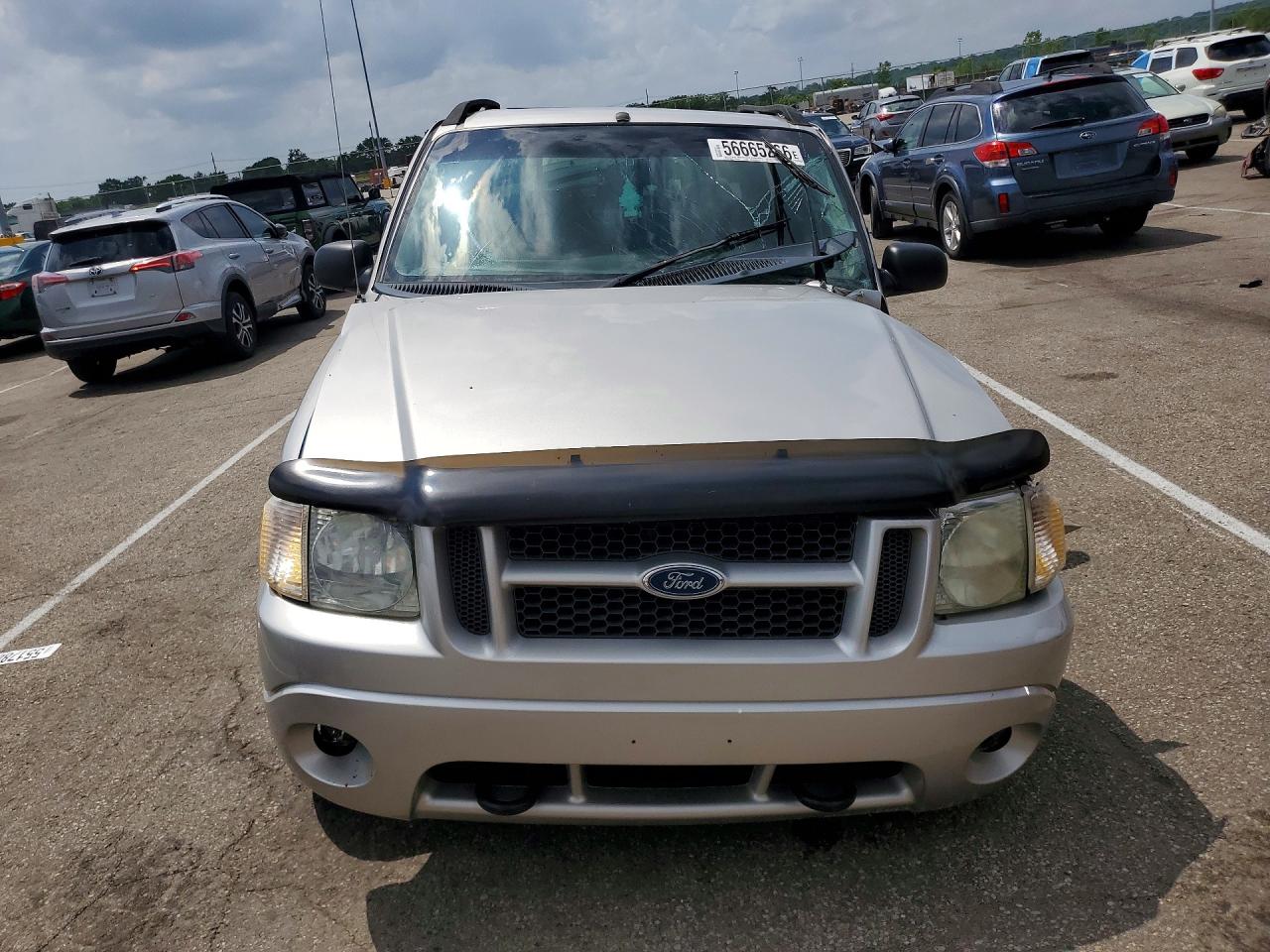 2005 Ford Explorer Sport Trac Silver vin: 1FMZU77KX5UB74651