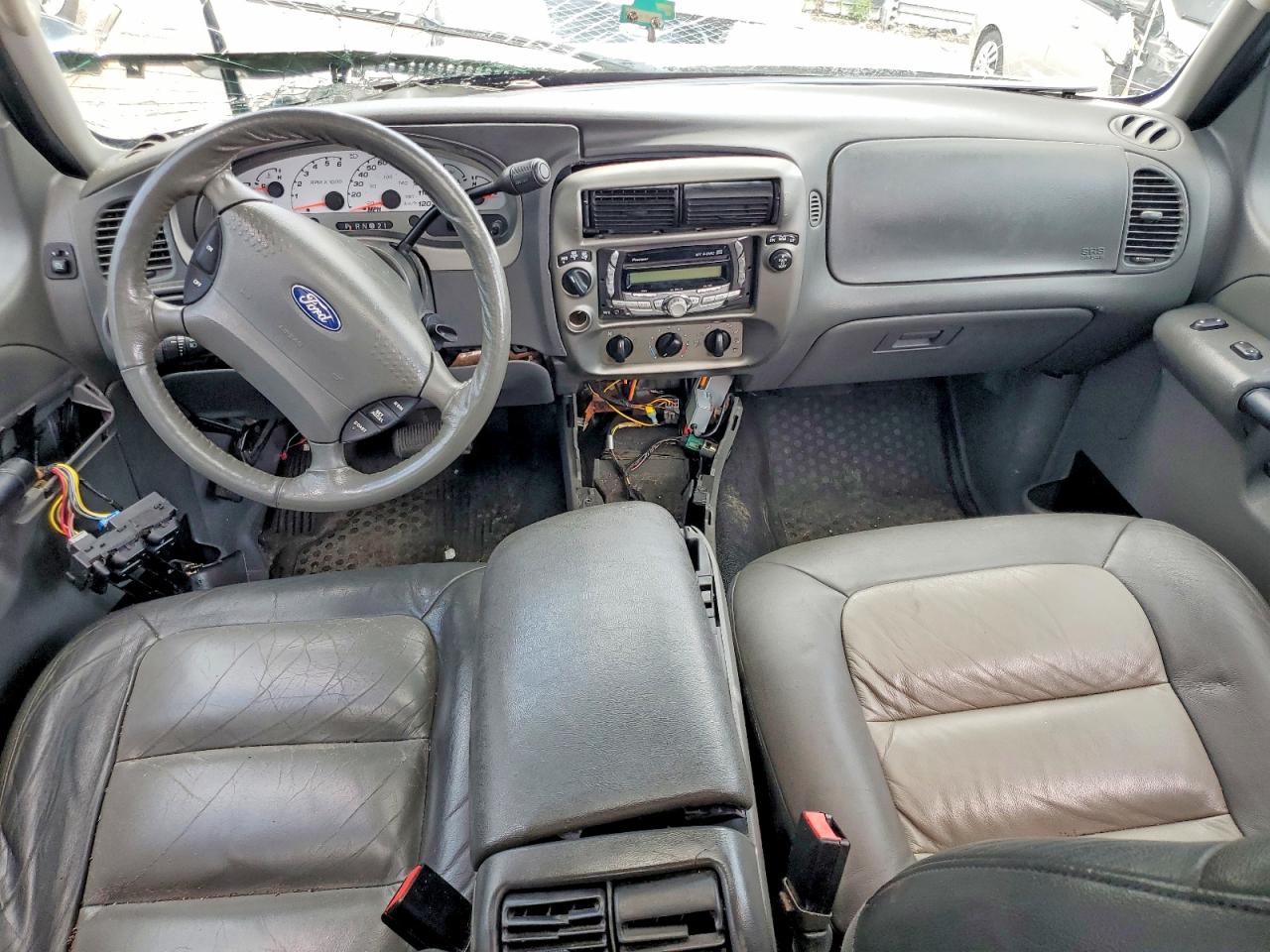 2005 Ford Explorer Sport Trac Silver vin: 1FMZU77KX5UB74651