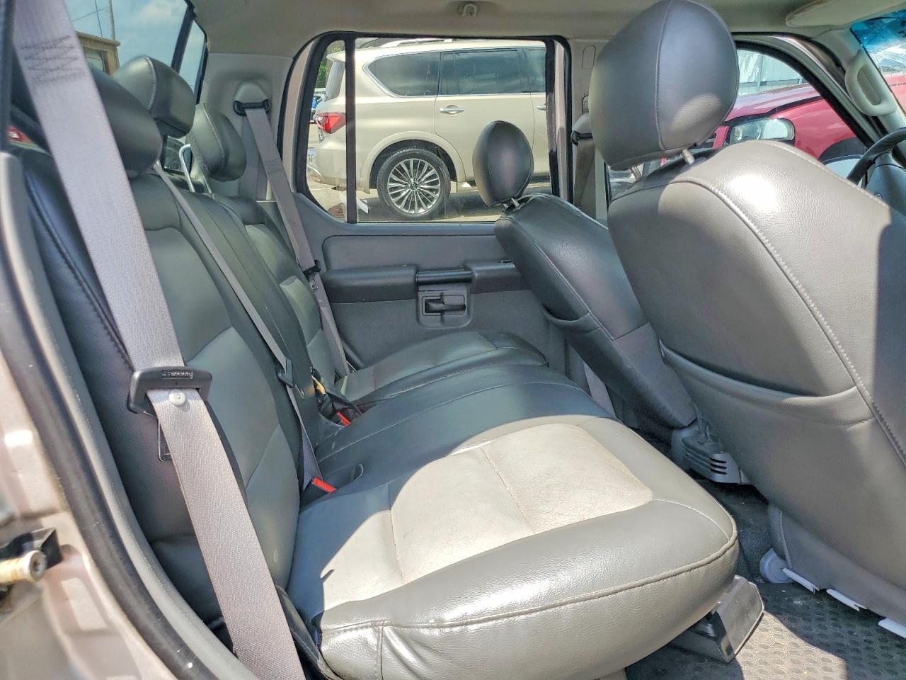 2005 Ford Explorer Sport Trac Silver vin: 1FMZU77KX5UB74651