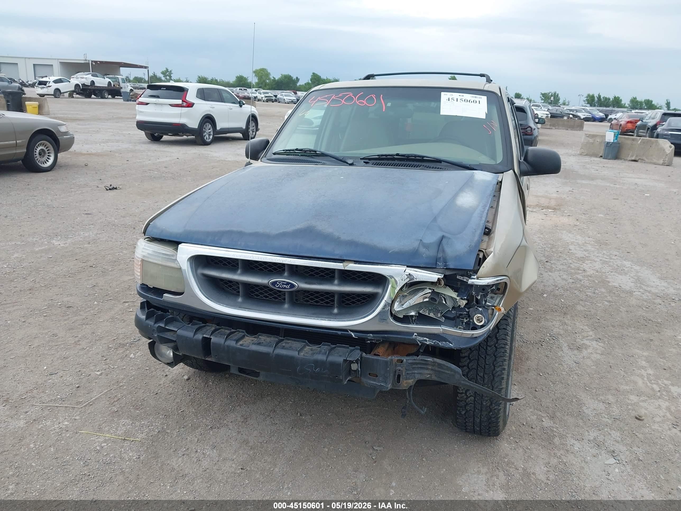 2000 Ford Explorer Xlt Gold vin: 1FMZU83P0YUB81717